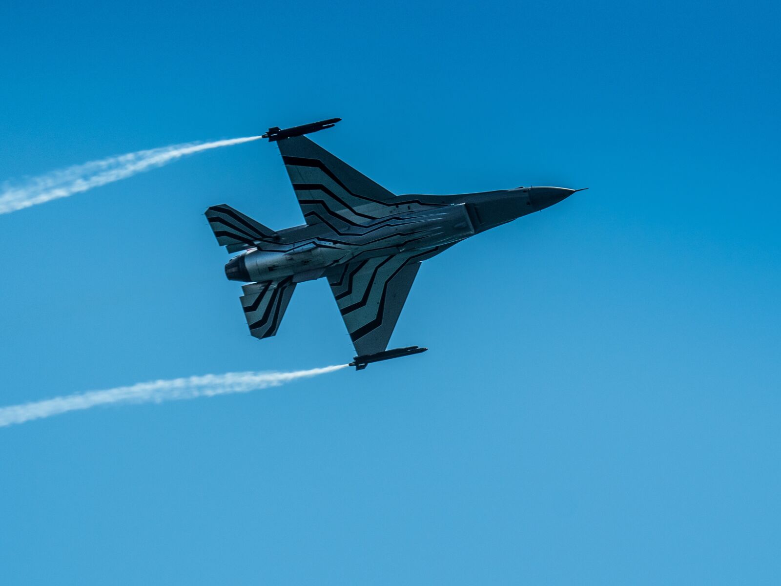 Olympus OM-D E-M5 II sample photo. Air festival, flight, aircraft photography