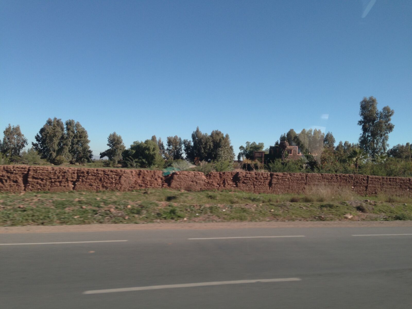 Apple iPhone 5 sample photo. Country, road, marrakech photography