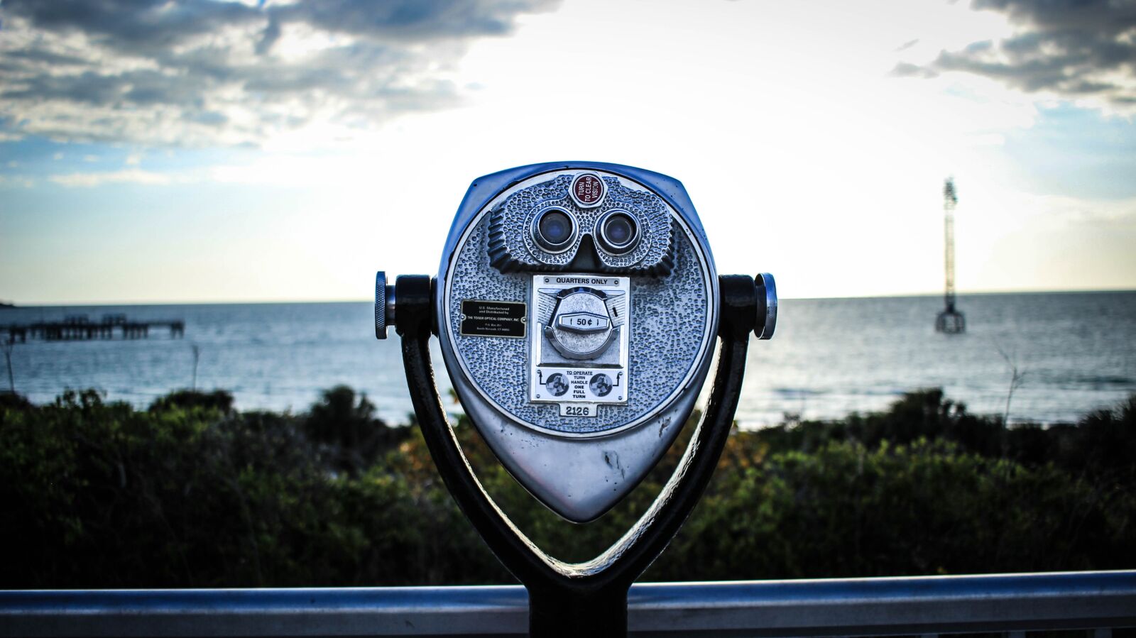 Canon EF-S 24mm F2.8 STM sample photo. Lookout, ocean, view photography