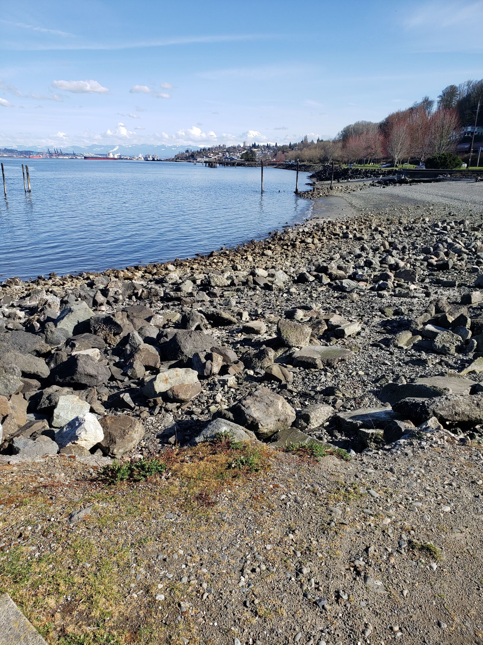 Samsung Galaxy S9 sample photo. Beach, stones, rough photography