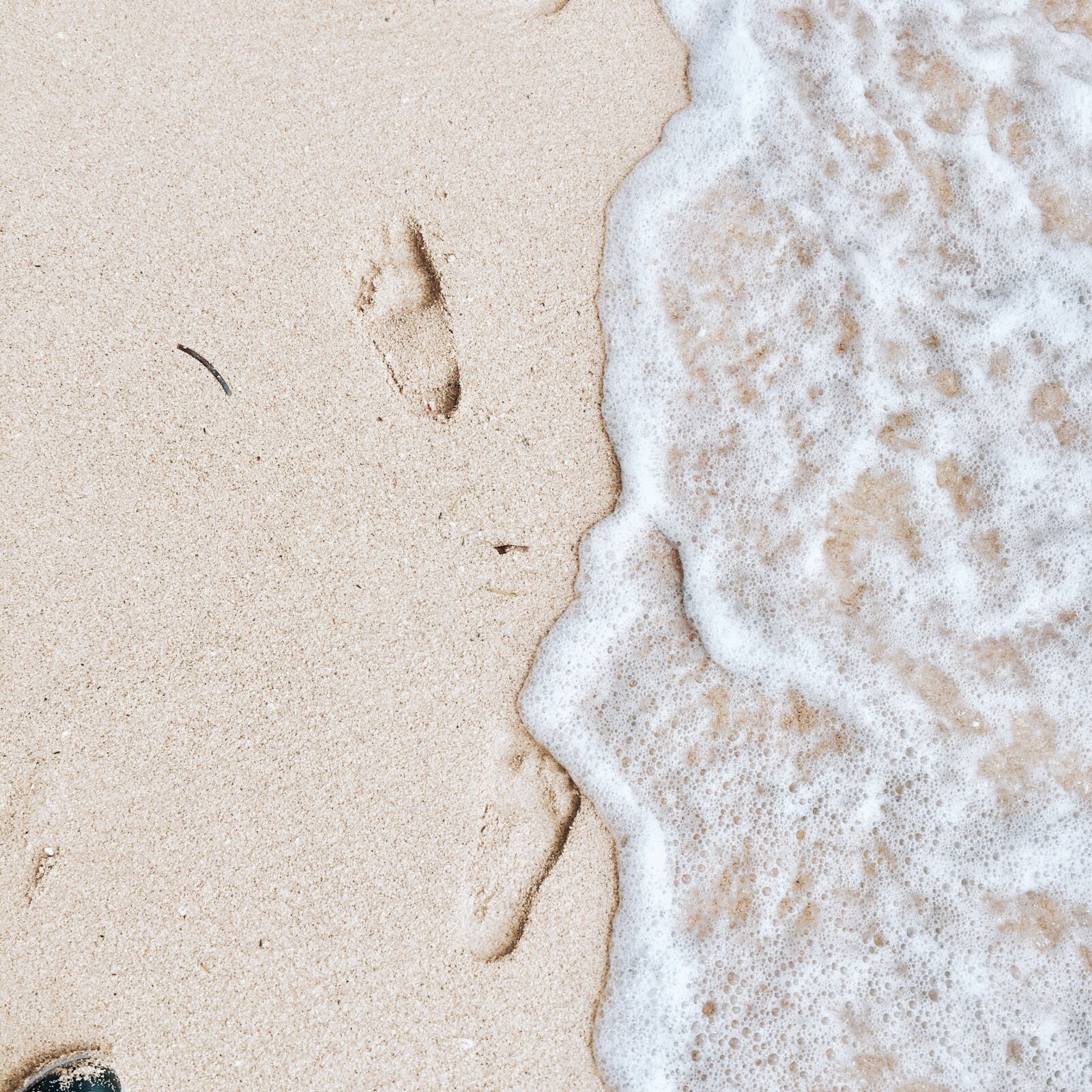 Apple iPhone 6s sample photo. Beach, footprints, sand, sand photography