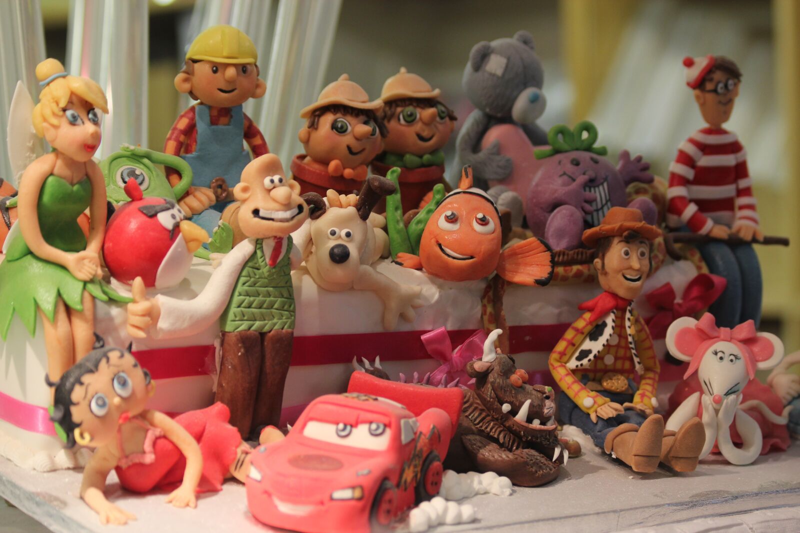 Canon EOS 550D (EOS Rebel T2i / EOS Kiss X4) sample photo. Cake, cartoon, disney photography