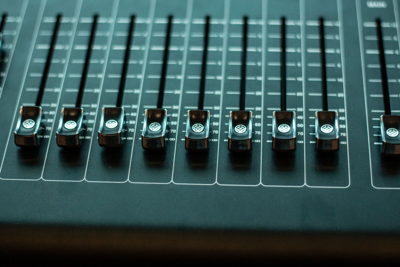 Canon EOS 700D (EOS Rebel T5i / EOS Kiss X7i) sample photo. Fader, volume control, audio photography