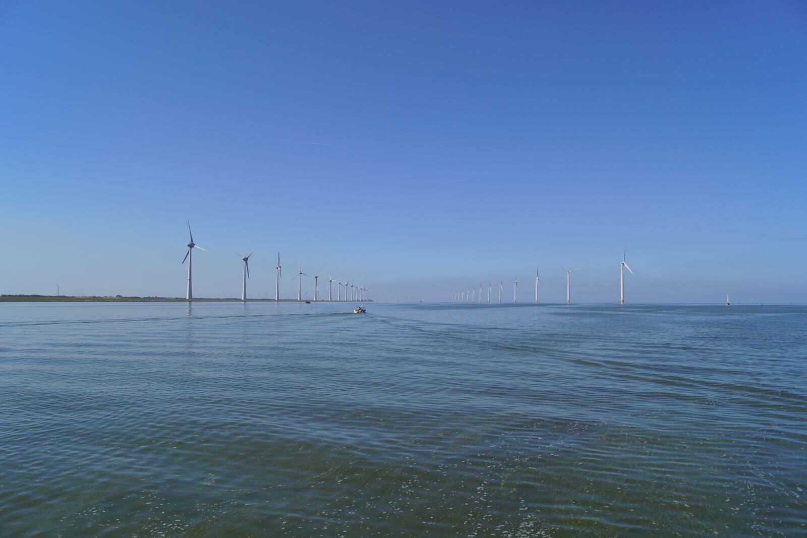 Sony SLT-A68 + Sony DT 18-55mm F3.5-5.6 SAM II sample photo. Windmills, ijsselmeer, water photography