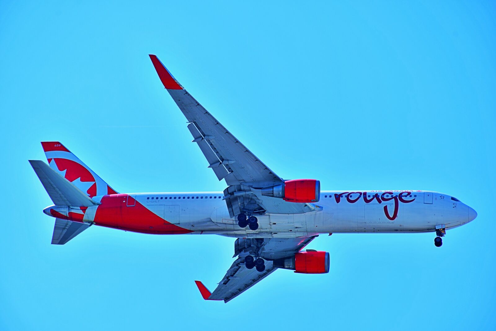 Nikon D7500 sample photo. Twin engine plane, big photography
