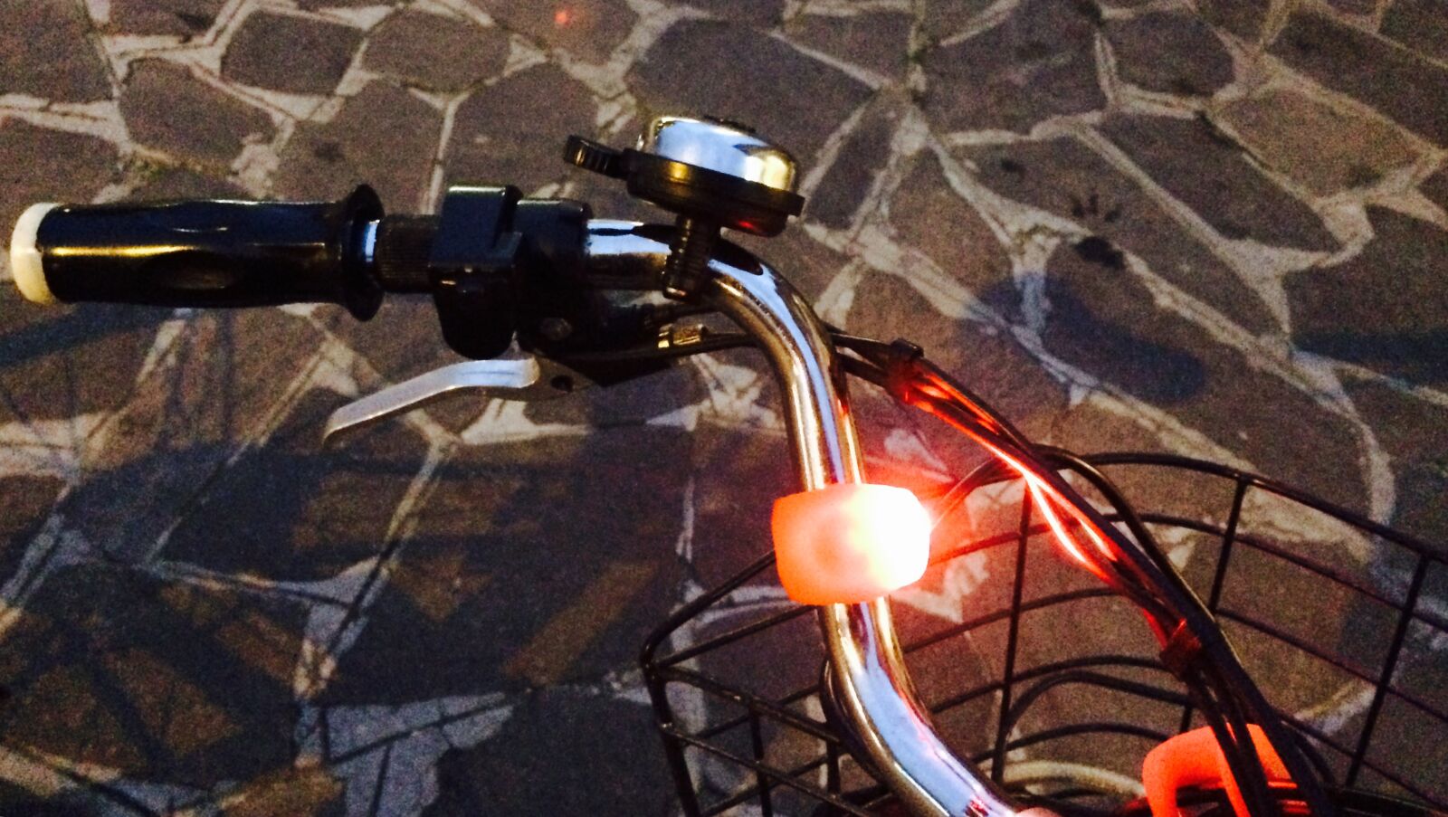 iPhone 5s back camera 4.15mm f/2.2 sample photo. Bike, lifestyle photography