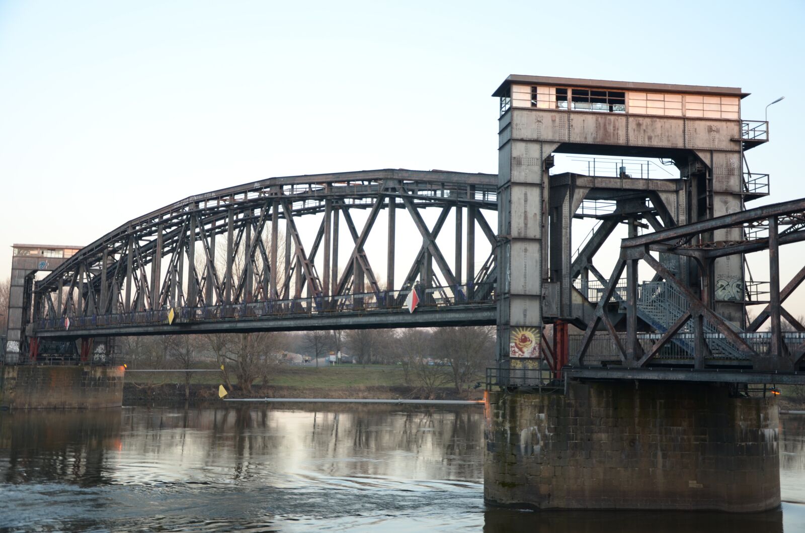 Nikon D5100 sample photo. Hubbr cke, magdeburg, railway photography