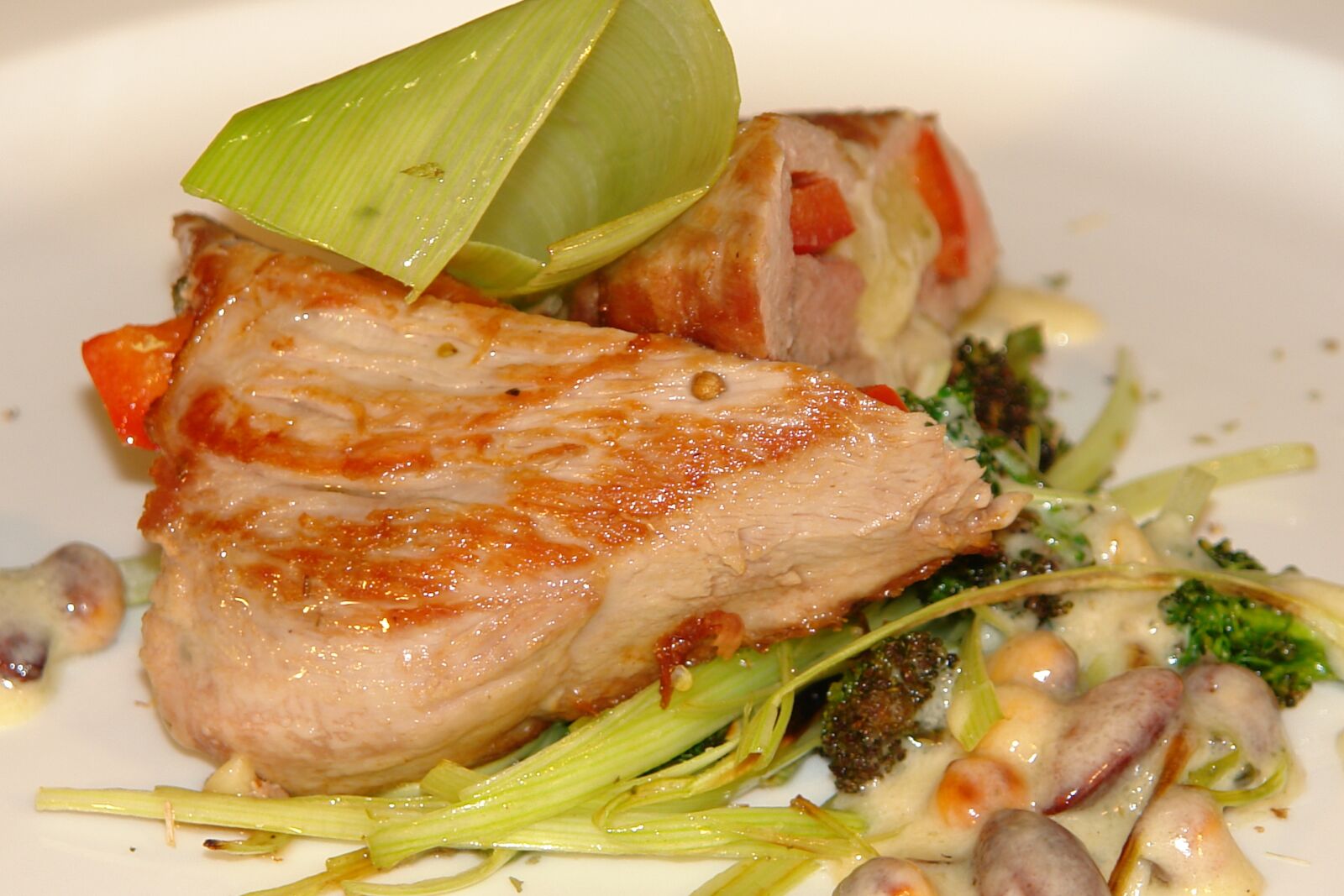 Sony DSC-R1 sample photo. Meat, vegetables, food photography