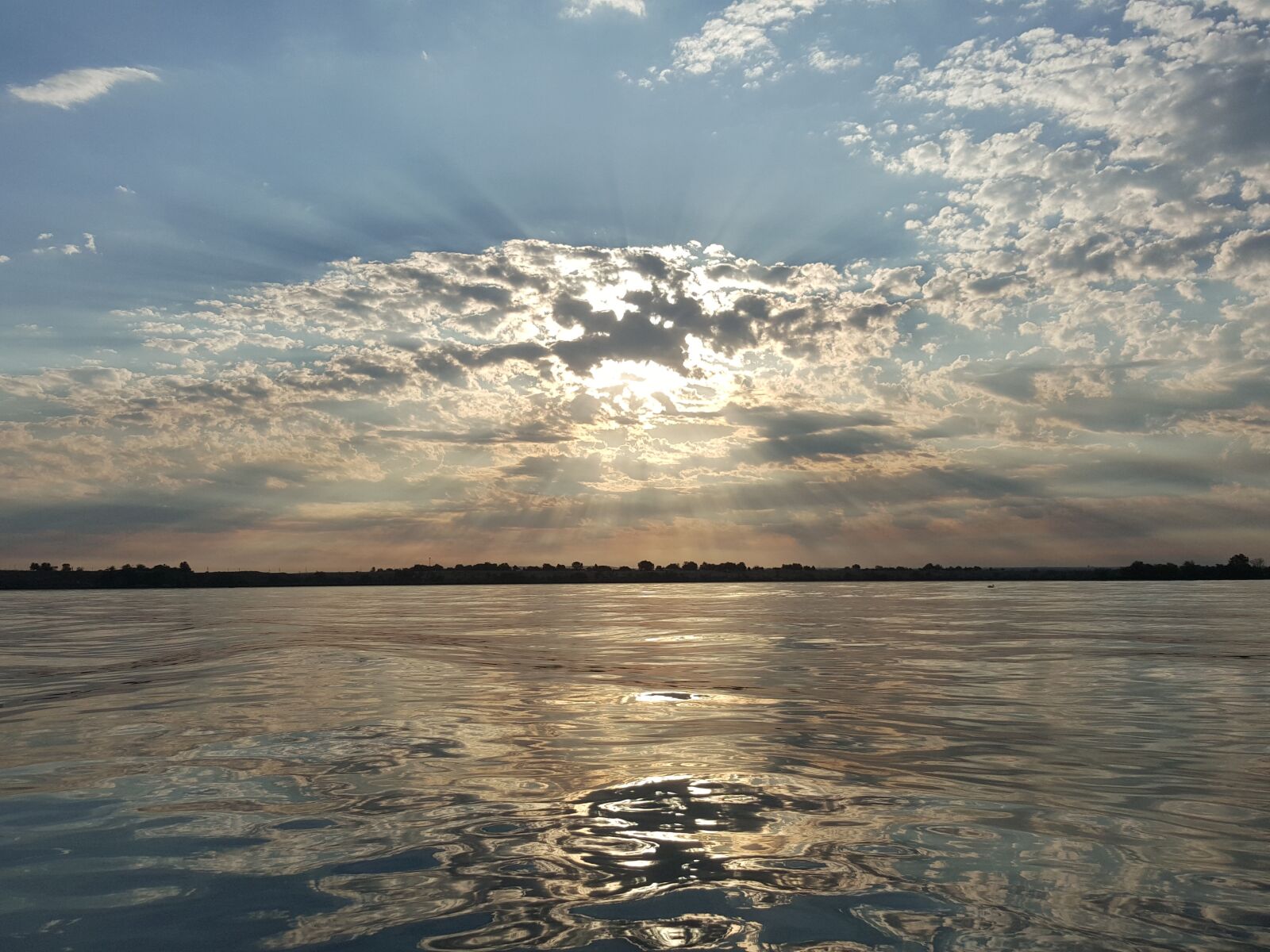 Samsung Galaxy Note5 sample photo. Sunrise, boating, shore photography