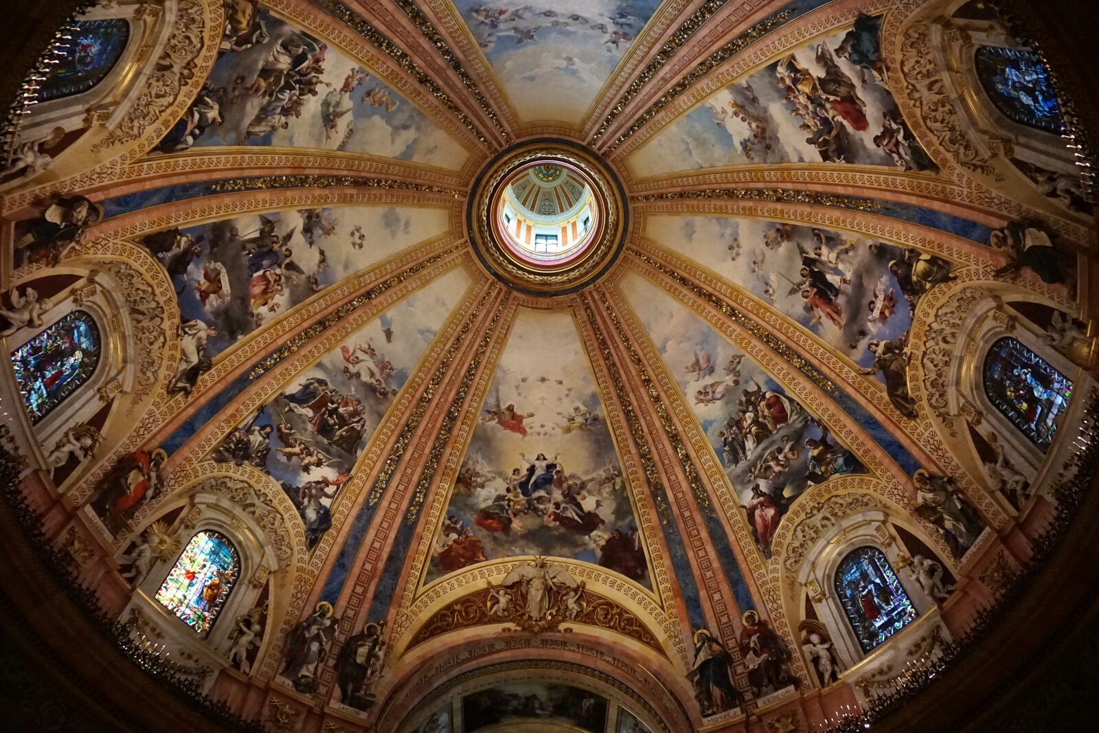 Sony E 16-50mm F3.5-5.6 PZ OSS sample photo. Church, religion, cathedral photography