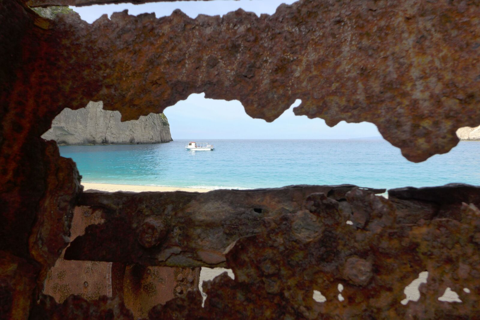 Panasonic Lumix DMC-LX7 sample photo. Shipwreck, greece, rock photography