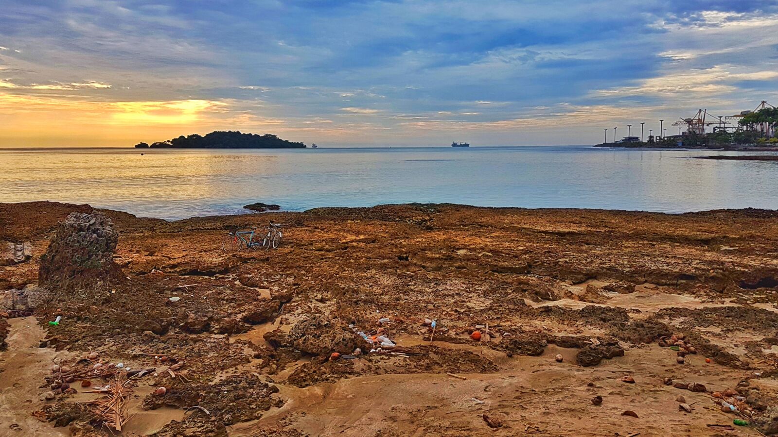 Samsung Galaxy S7 Edge sample photo. Tajamar, port, lemon photography