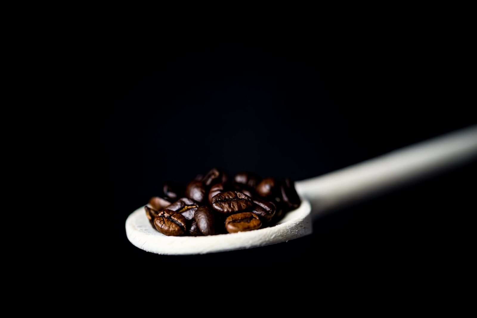 Nikon D610 sample photo. Coffee, coffee beans, wooden photography
