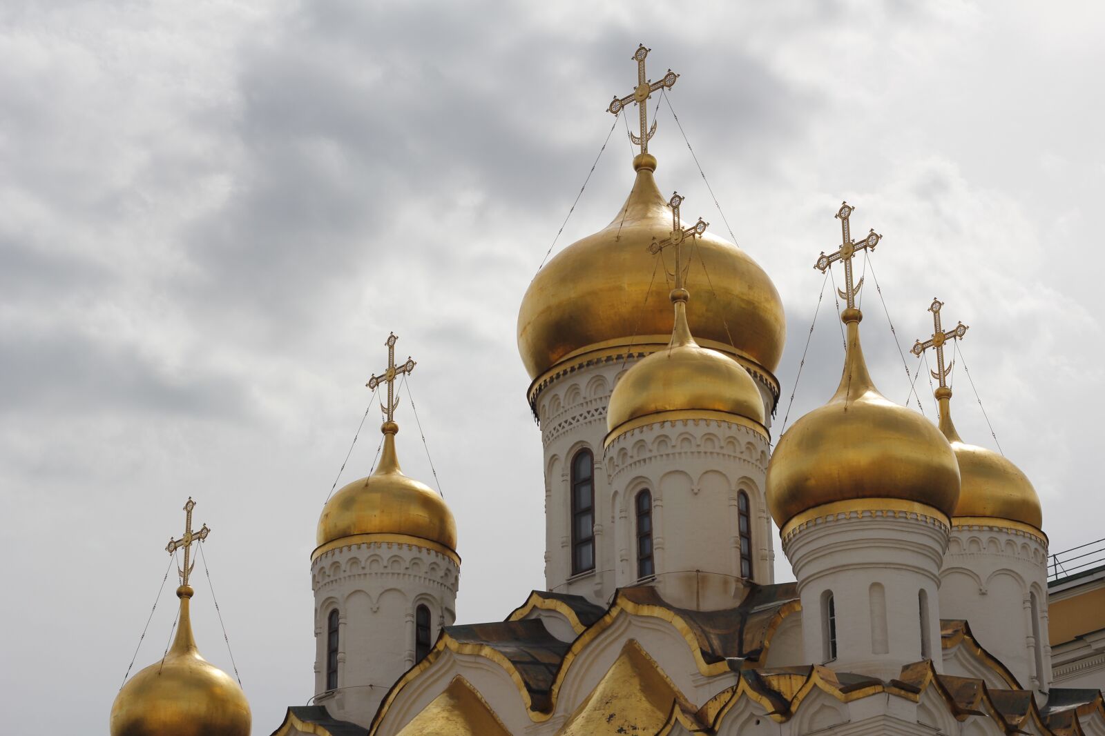 Canon EOS 60D + Canon EF 50mm F1.8 II sample photo. Church, golden, dome photography