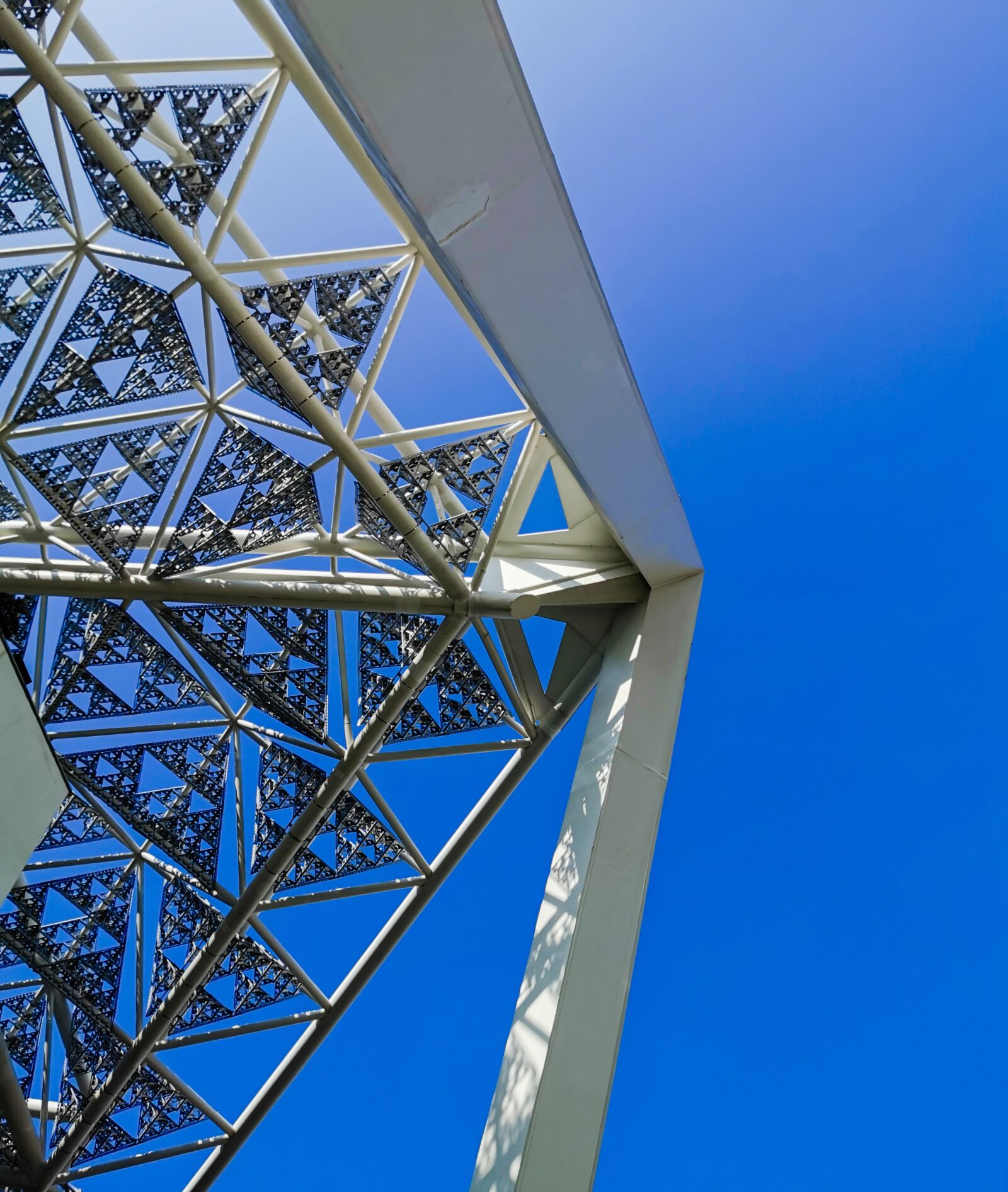 HUAWEI P30 Pro sample photo. Architecture, pattern, modern photography