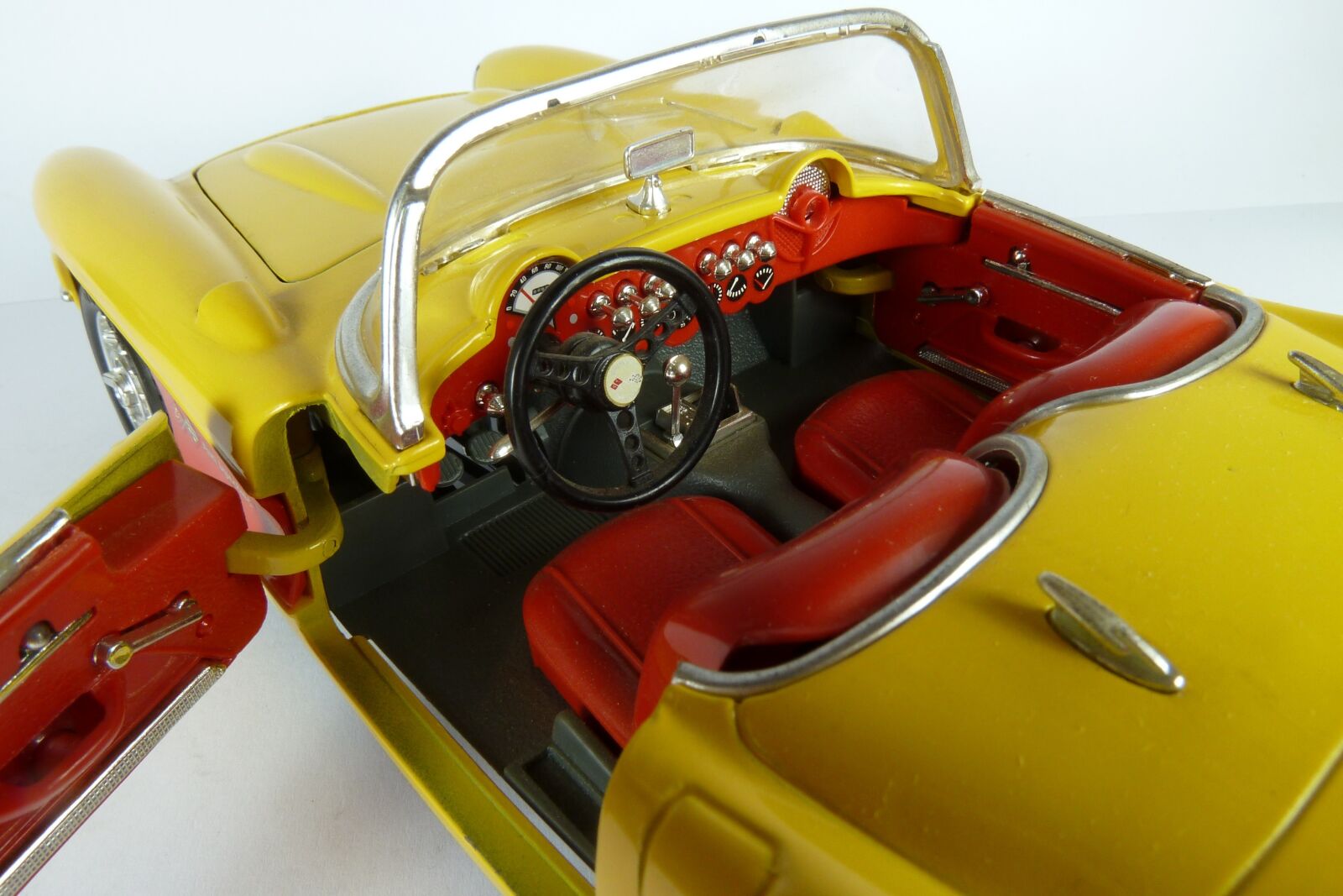 Panasonic Lumix DMC-ZS7 (Lumix DMC-TZ10) sample photo. Chevrolet, corvette, 1957 photography