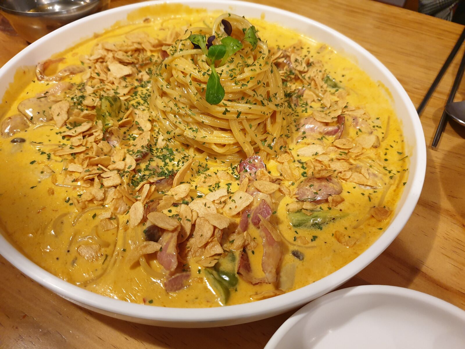 Samsung Galaxy Note9 sample photo. Food, pasta, restaurant photography