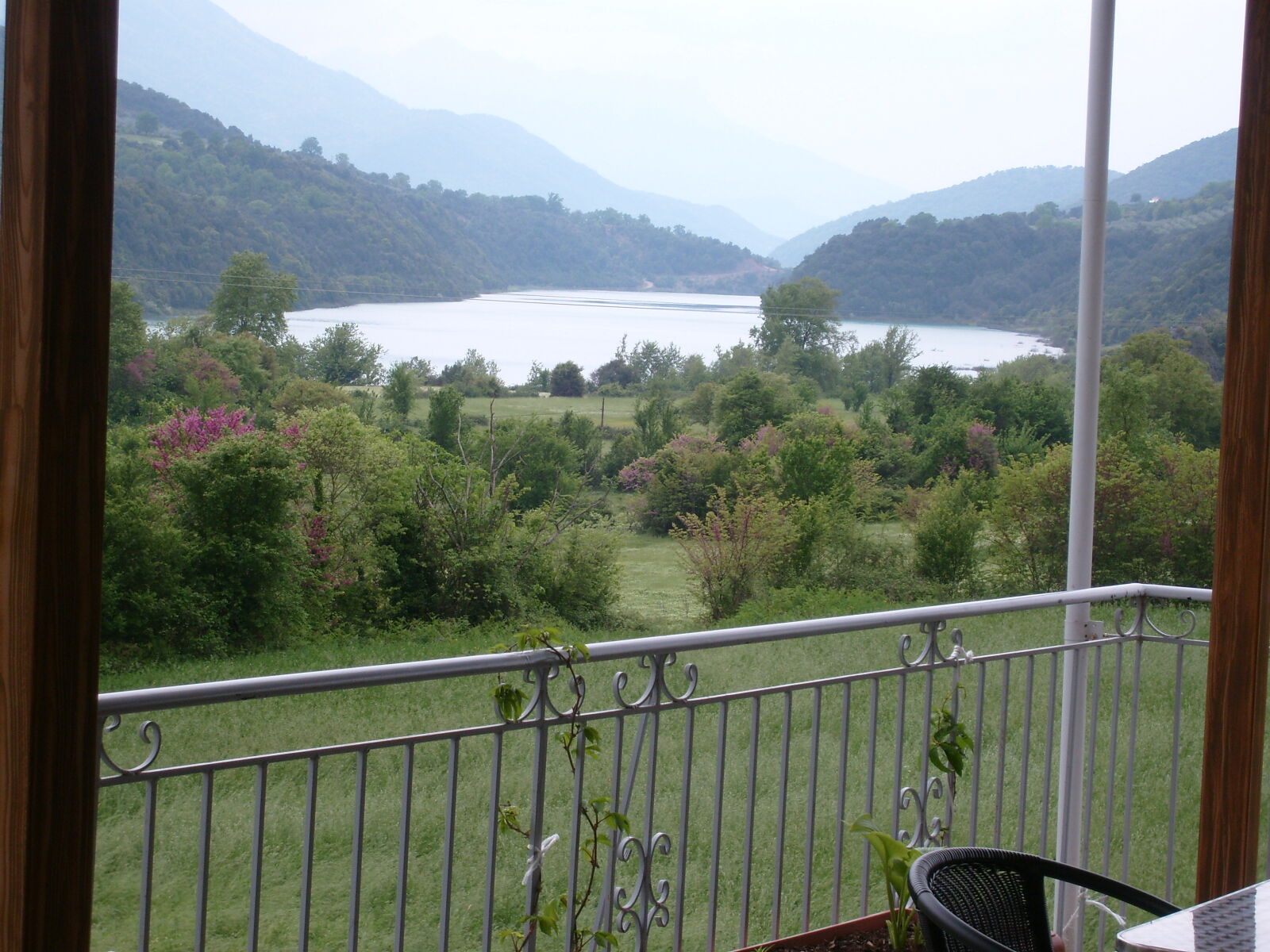 Samsung KENOX S730  / Samsung S730 sample photo. Greece, lake, patio, village photography