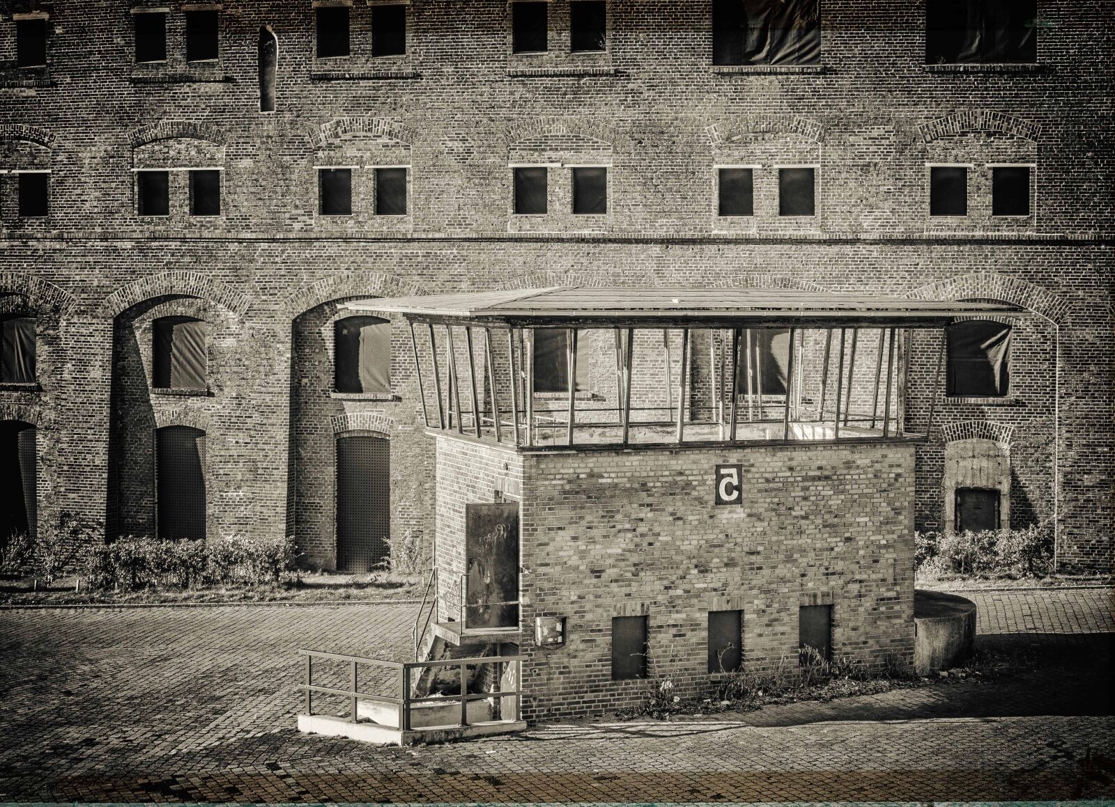 Nikon D3300 sample photo. Building, monochrome, window, architecture photography