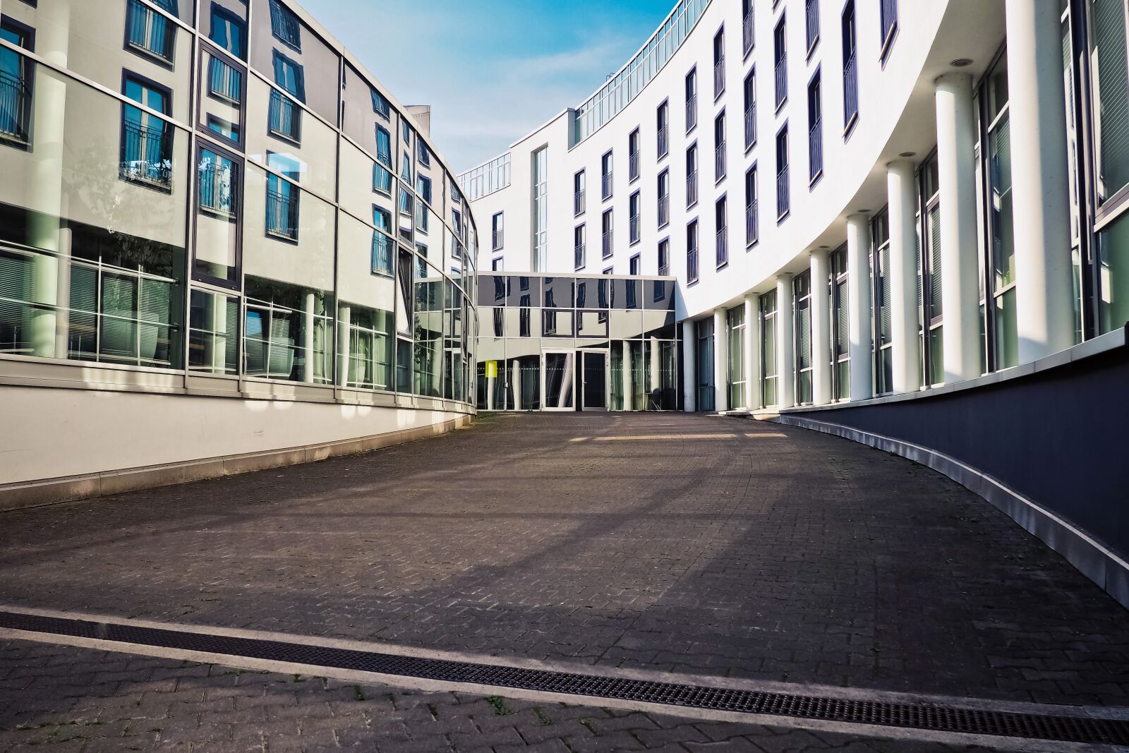 Olympus OM-D E-M10 sample photo. Architecture, modern architecture, building photography