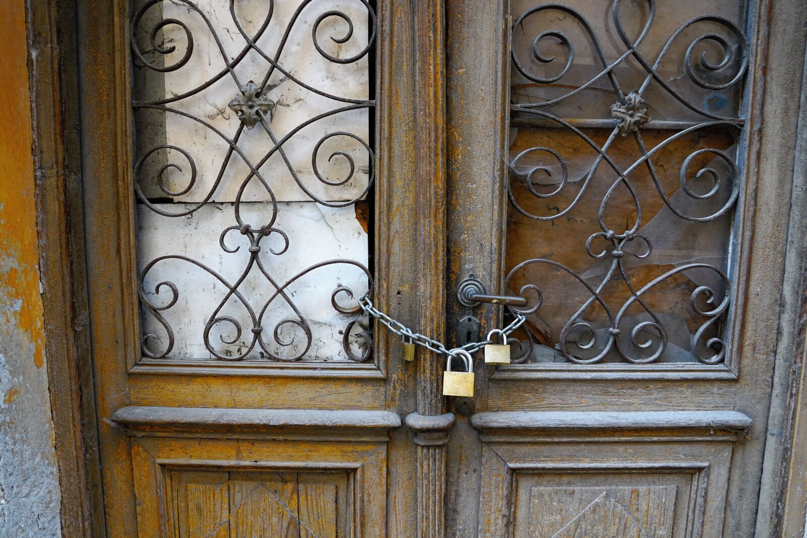 Sony ILCA-77M2 + Sony DT 16-50mm F2.8 SSM sample photo. Door, old, italy photography