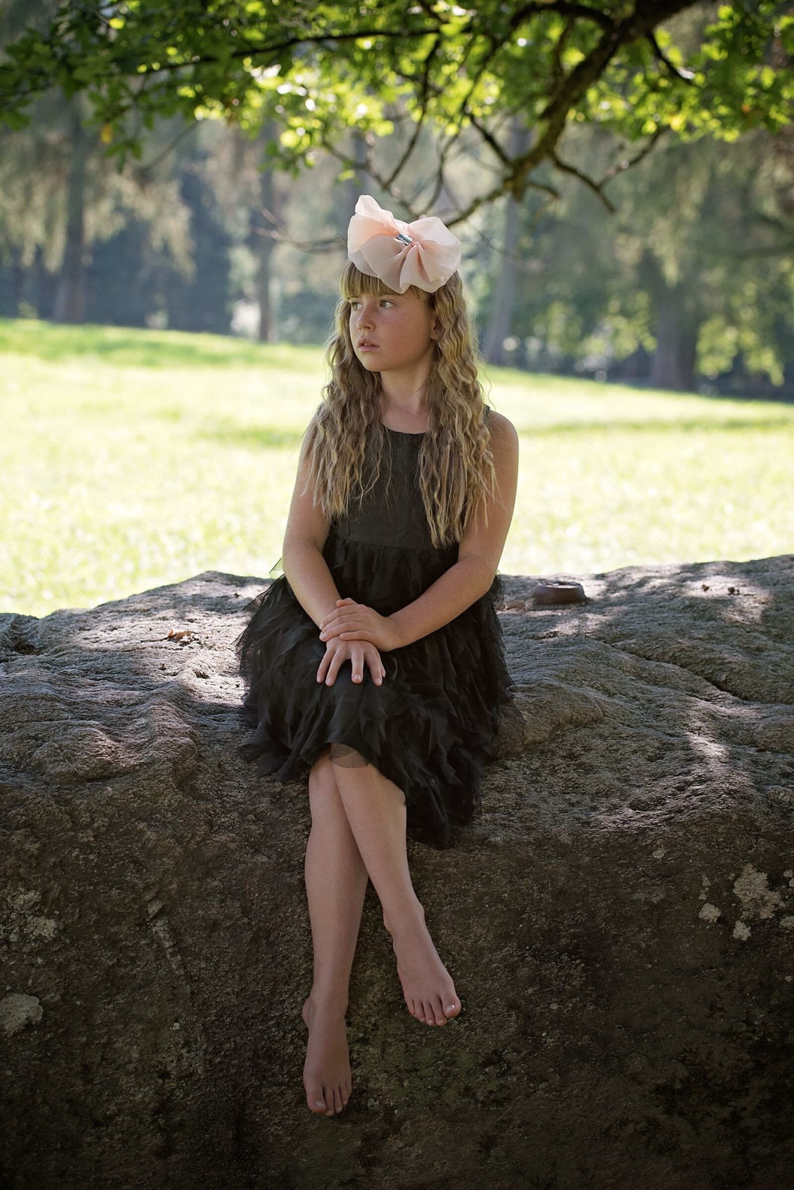 Nikon D750 sample photo. Girl, dress, haarschleife photography