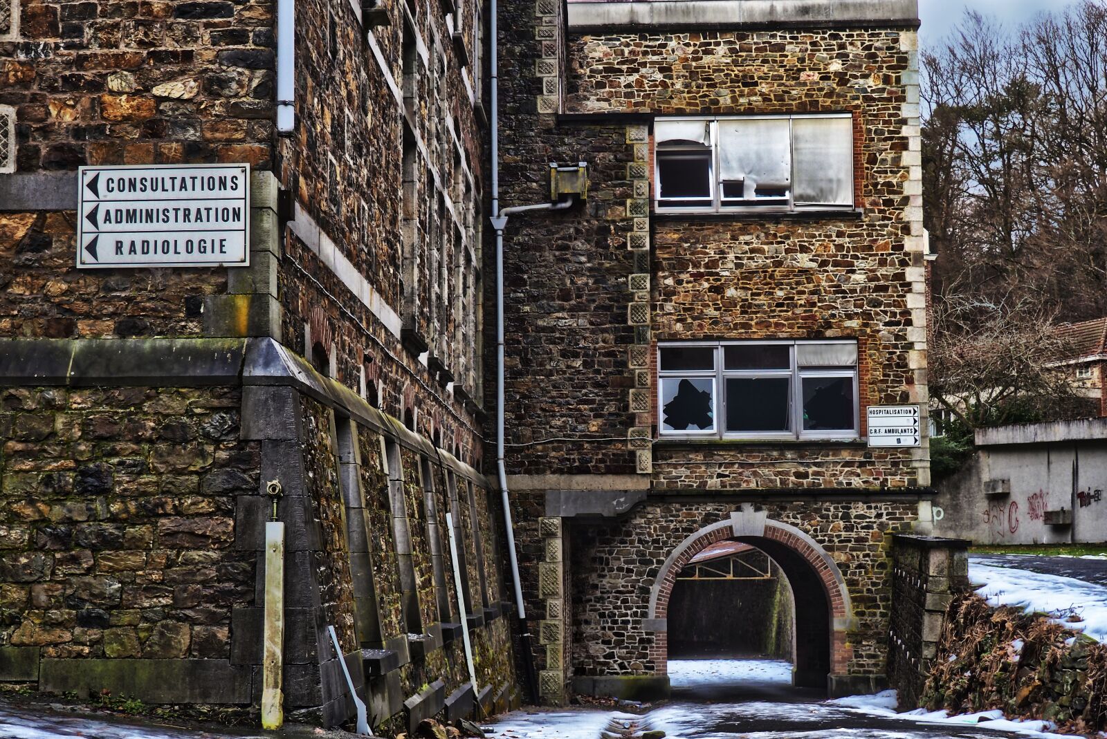 Olympus OM-D E-M10 sample photo. Old, architecture, building photography