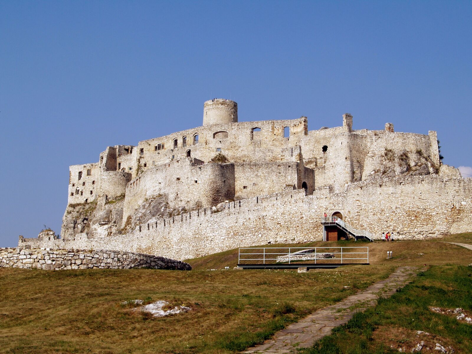 Olympus E-500 (EVOLT E-500) sample photo. Castle, slovakia, conspiracies photography