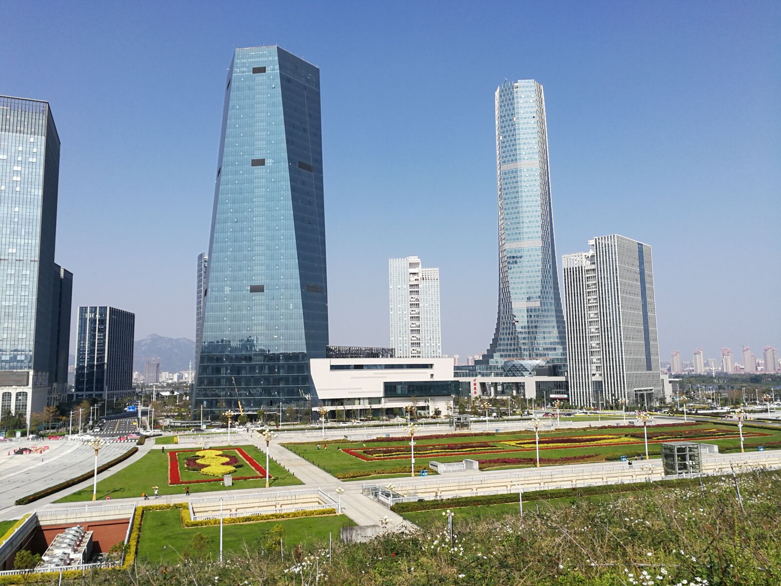 HUAWEI Mate 9 sample photo. City, tall buildings, building photography