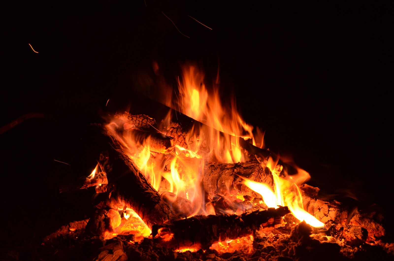 Nikon D7000 sample photo. Fire, campfire, heat photography