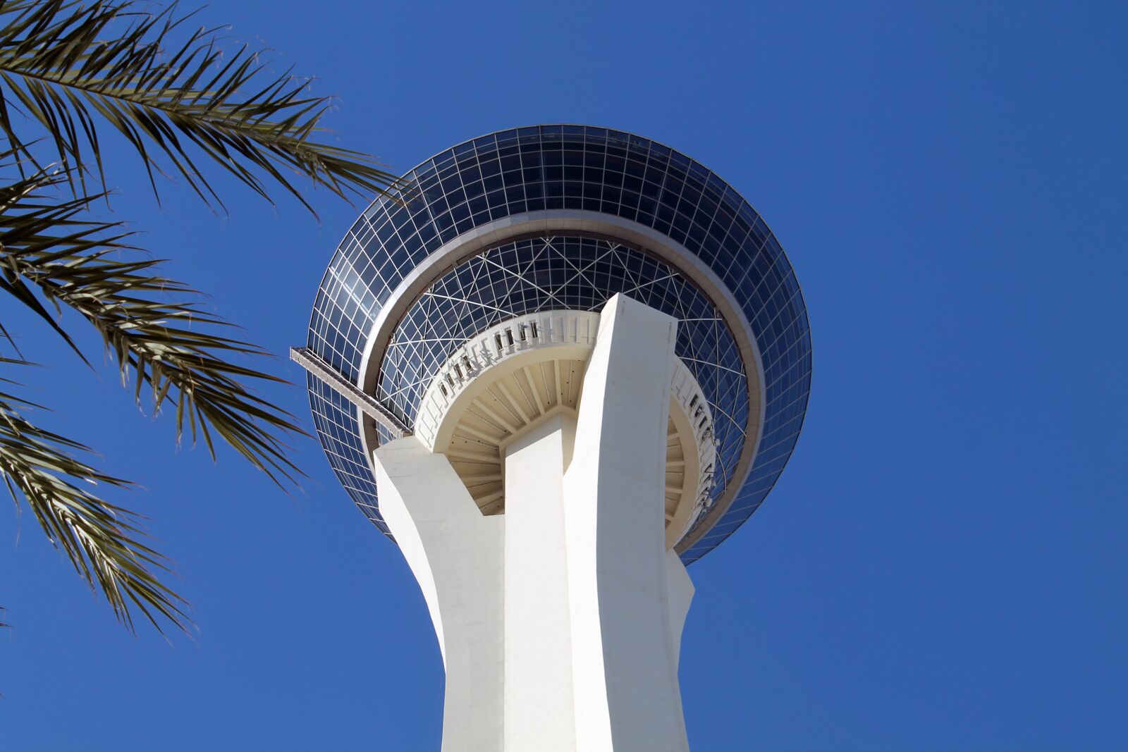 Canon EOS 1100D (EOS Rebel T3 / EOS Kiss X50) sample photo. Casino, las vegas, stratosphere photography