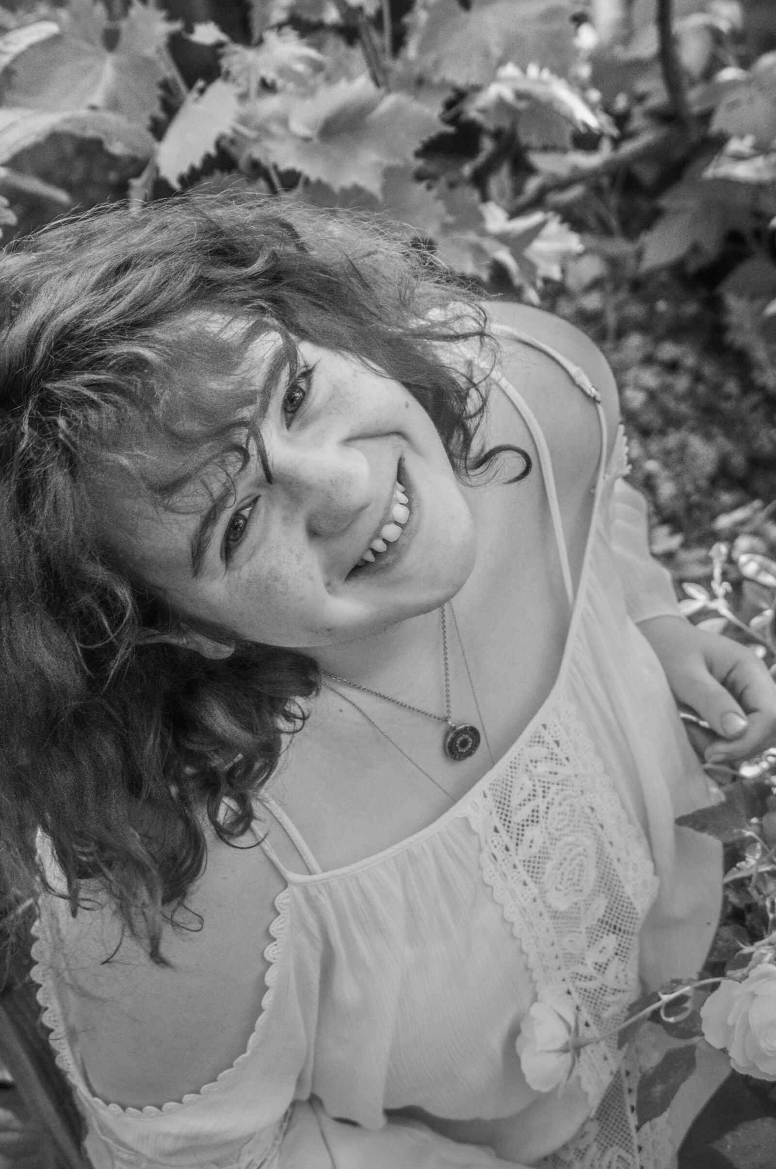 Nikon D90 sample photo. Smile, upwards, portrait photography