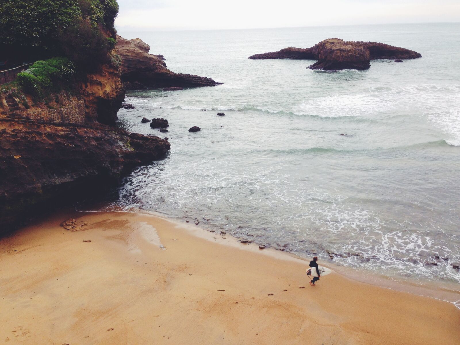 iPhone 5 back camera 4.12mm f/2.4 sample photo. Beach, sand, surfer photography