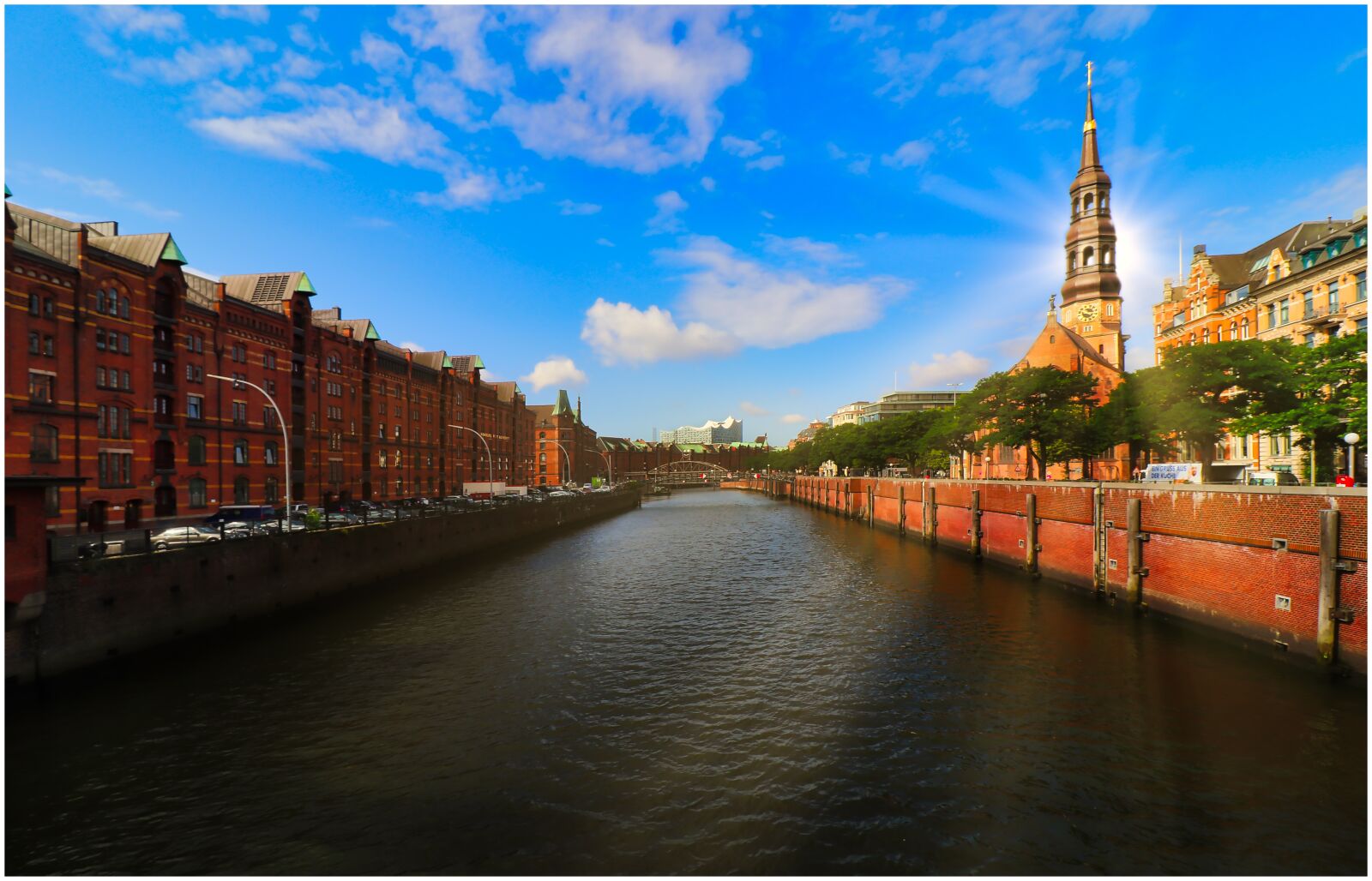 Canon EOS 200D (EOS Rebel SL2 / EOS Kiss X9) sample photo. River, hamburg, architecture photography