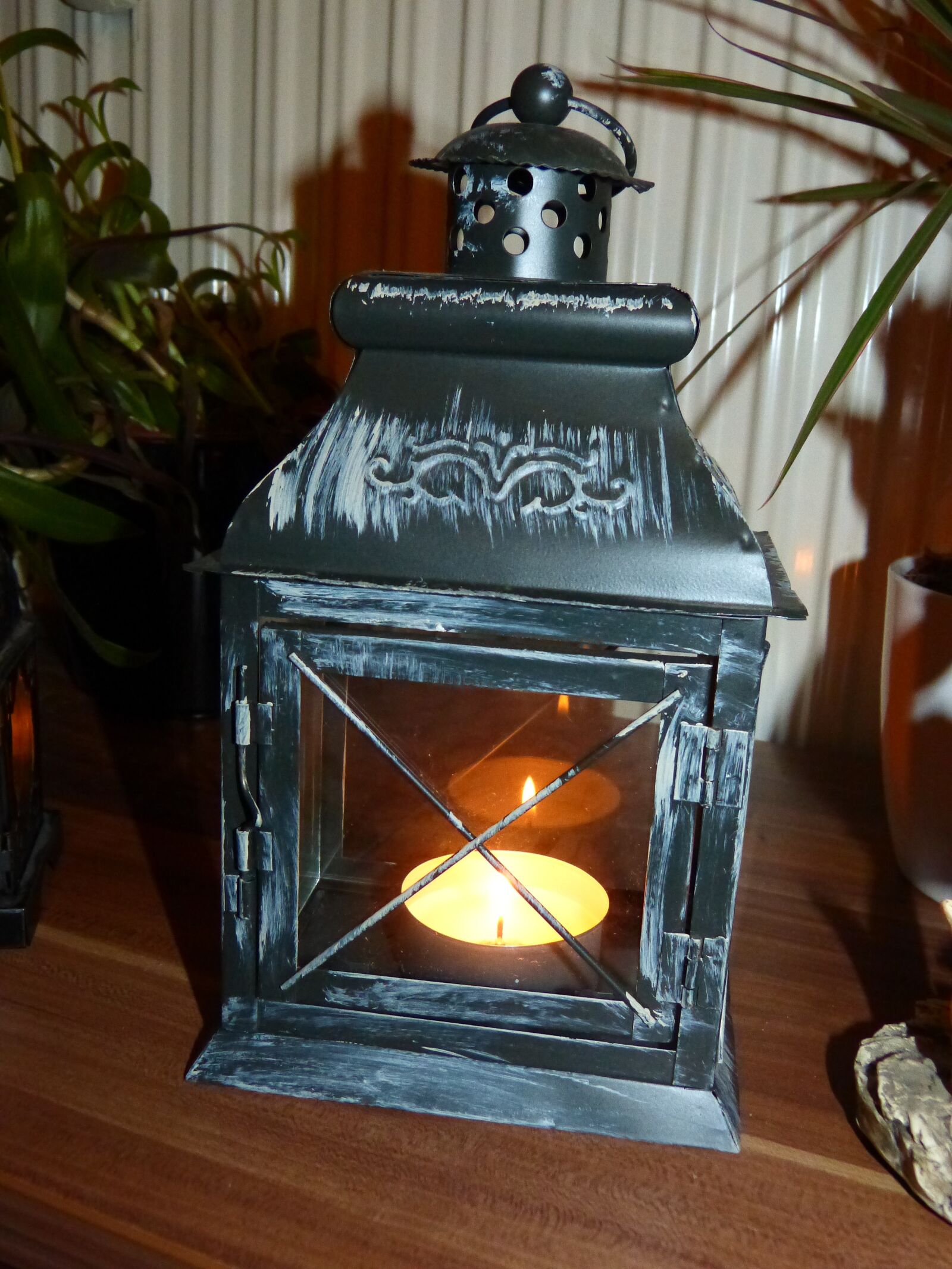 Panasonic DMC-FZ62 sample photo. Lantern, light, lamp photography