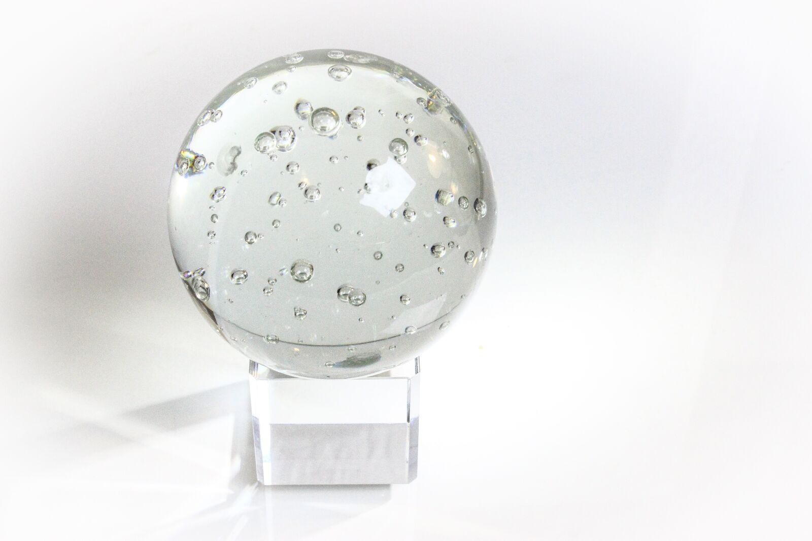 Canon EOS 600D (Rebel EOS T3i / EOS Kiss X5) sample photo. Glass items, bright, crystal photography