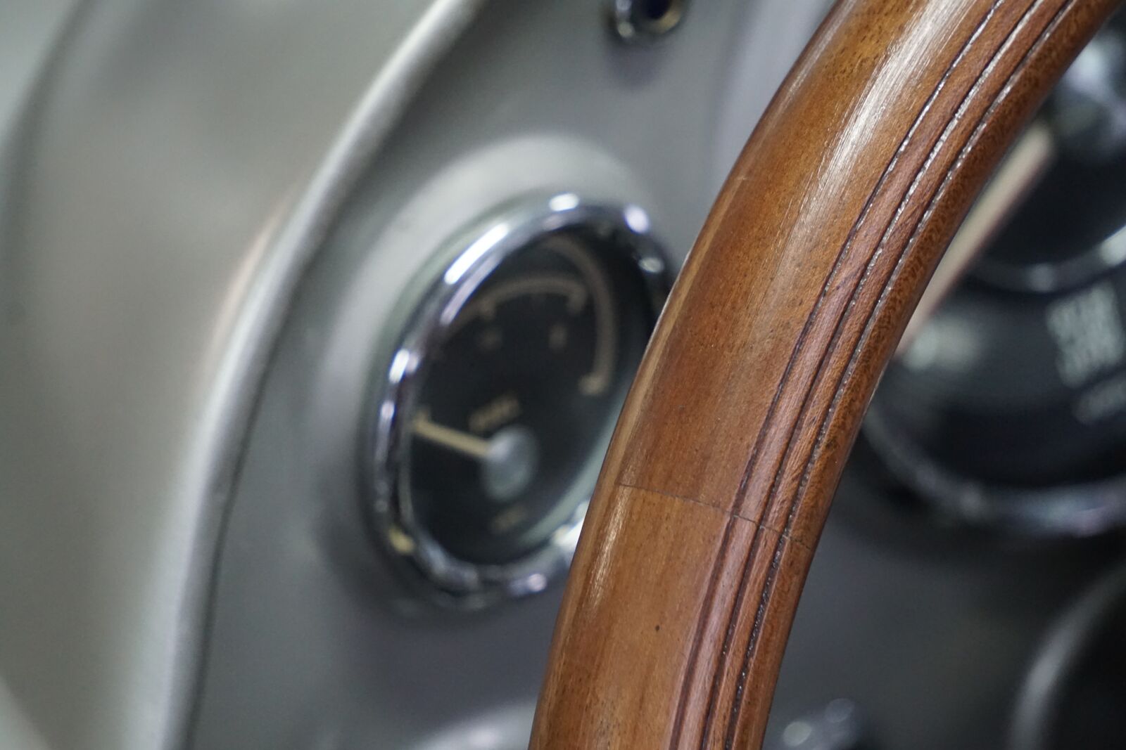 Sony E 55-210mm F4.5-6.3 OSS sample photo. Oldtimer, instruments, classic photography