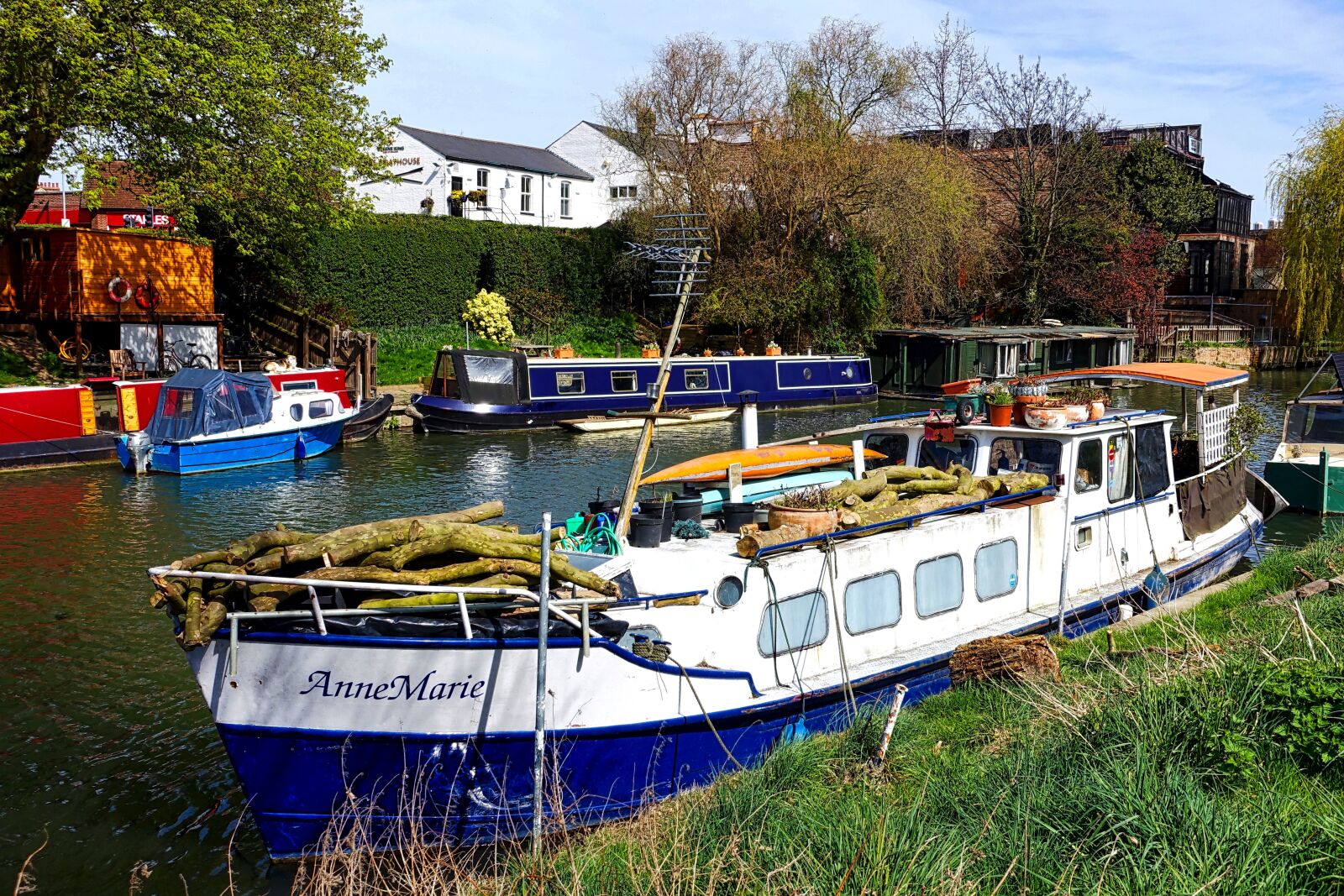 Sony Cyber-shot DSC-RX100 III sample photo. Houseboat, canal, water photography