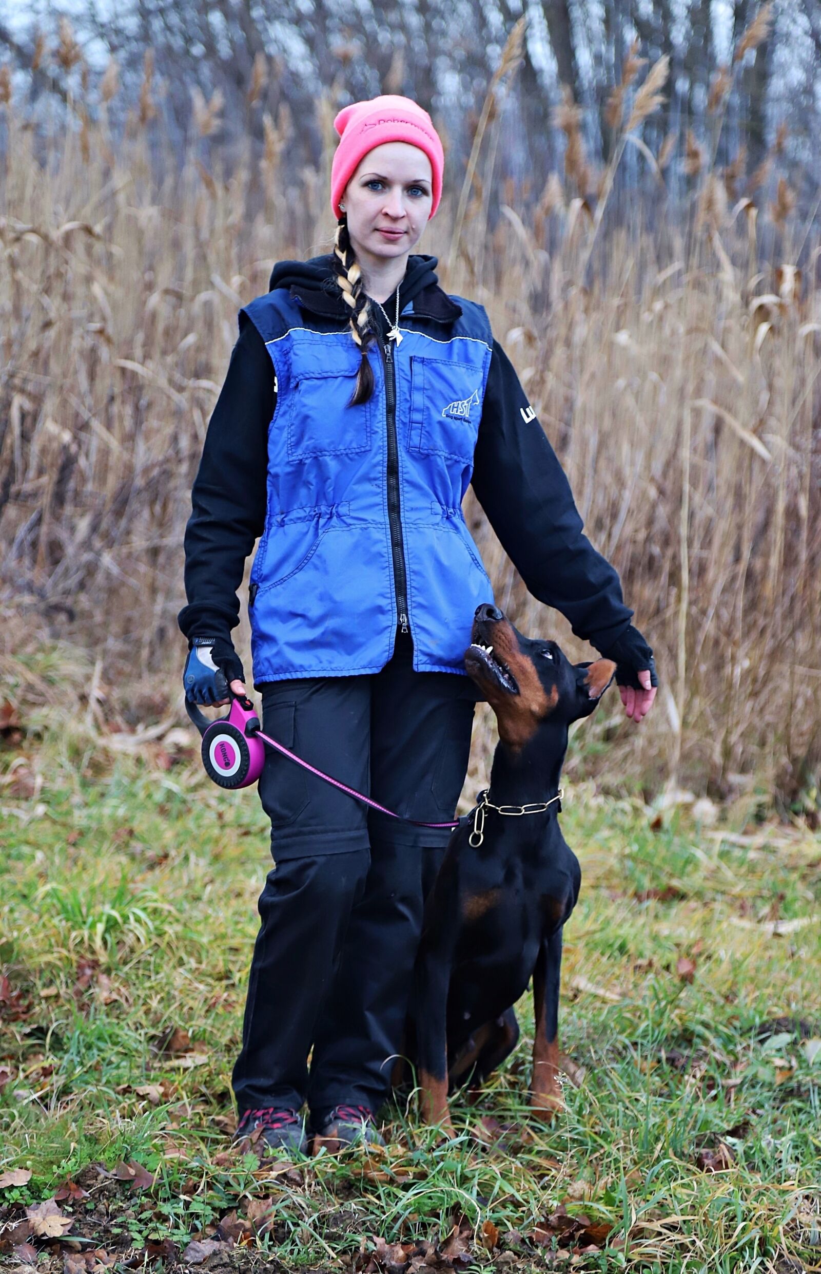 Canon EOS 6D Mark II sample photo. Doberman, is watching, smart photography