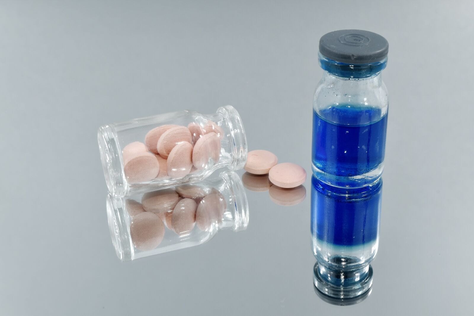Nikon D5500 sample photo. Painkiller, pills, treatment, cure photography