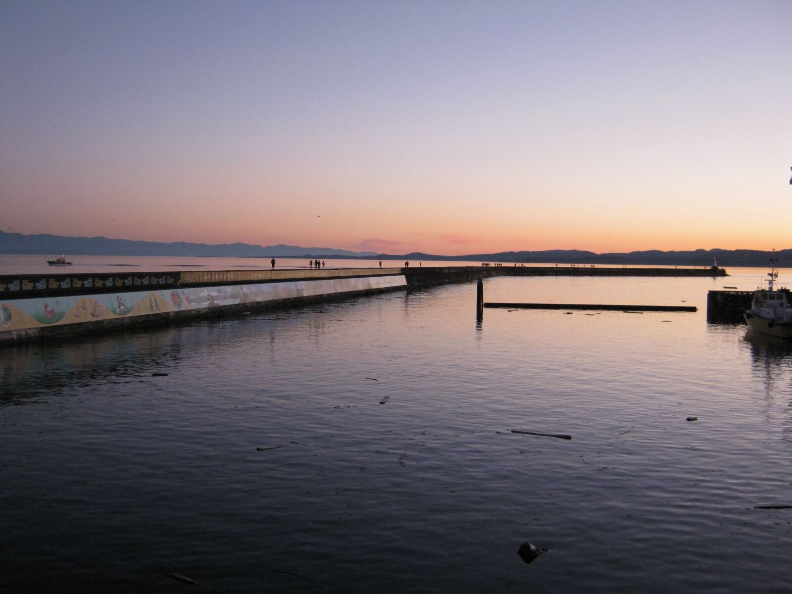 Canon PowerShot A480 sample photo. Pier, dusk, victoria photography