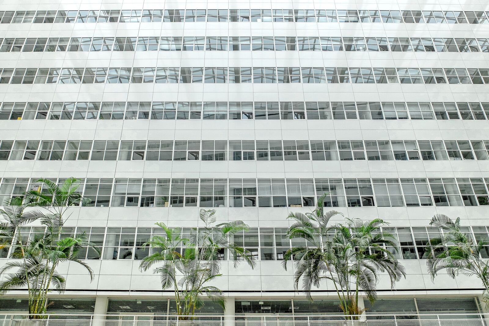 Fujifilm X30 sample photo. Building, urban, modern photography