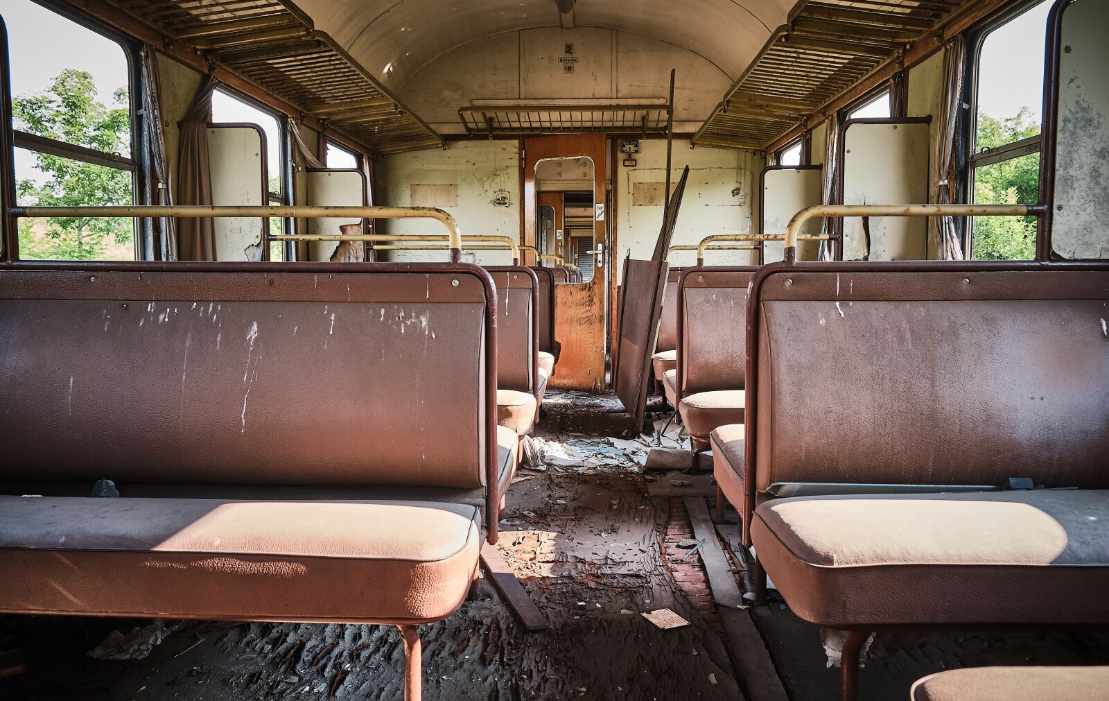 Fujifilm XF 18-55mm F2.8-4 R LM OIS sample photo. Wagon, seats, old photography