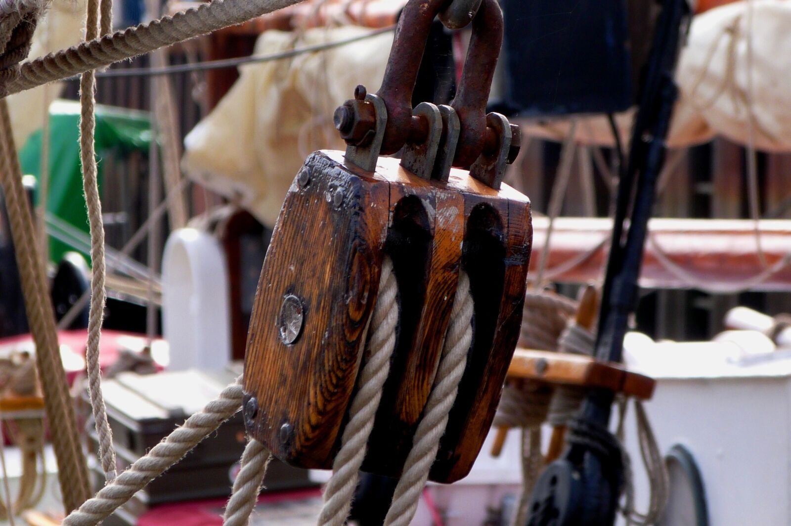 Panasonic Lumix DMC-FZ28 sample photo. Seafaring, maritime, ship photography