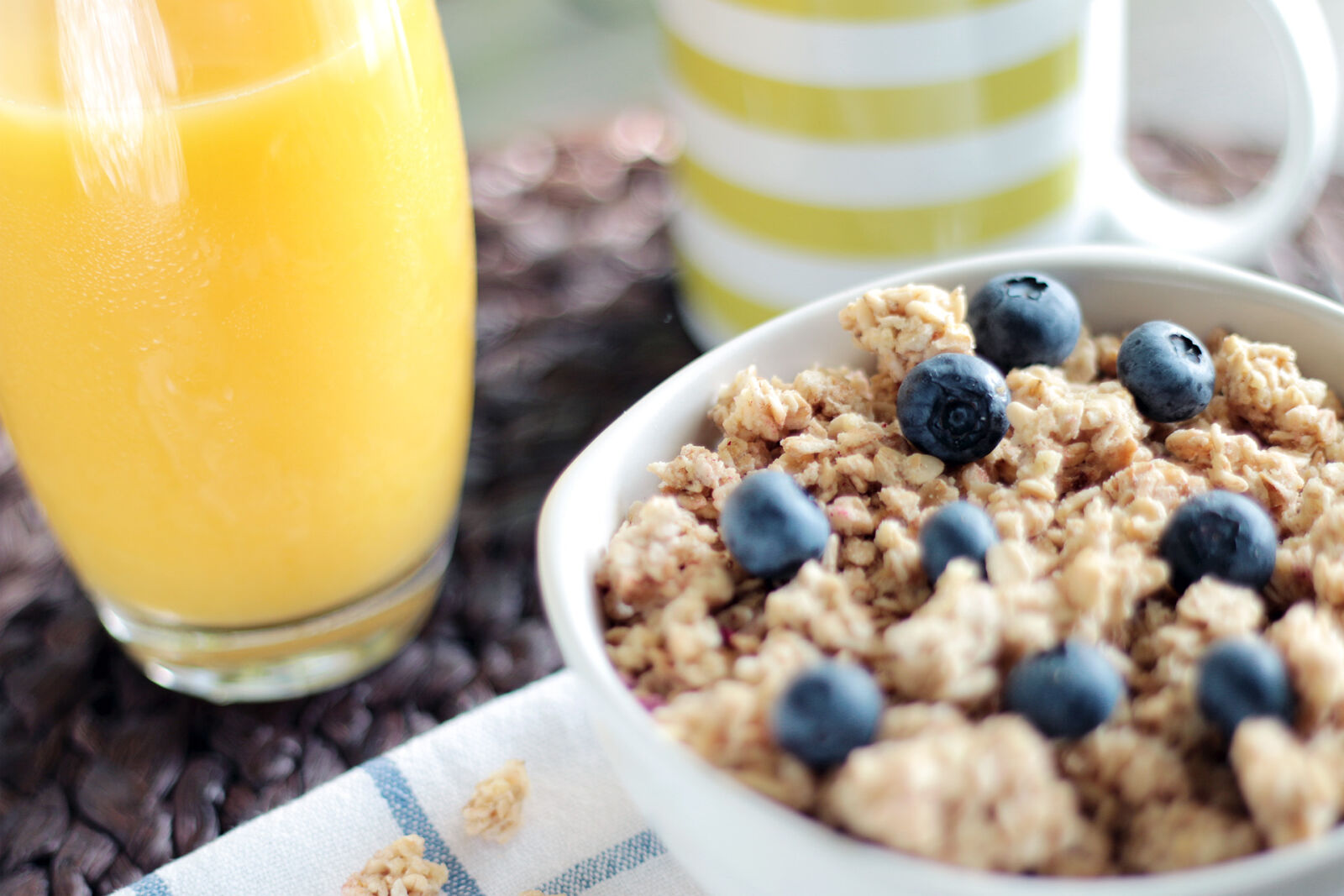 Canon EOS 70D + Canon EF 50mm F1.8 II sample photo. Blueberries, breakfast, cereals, food photography