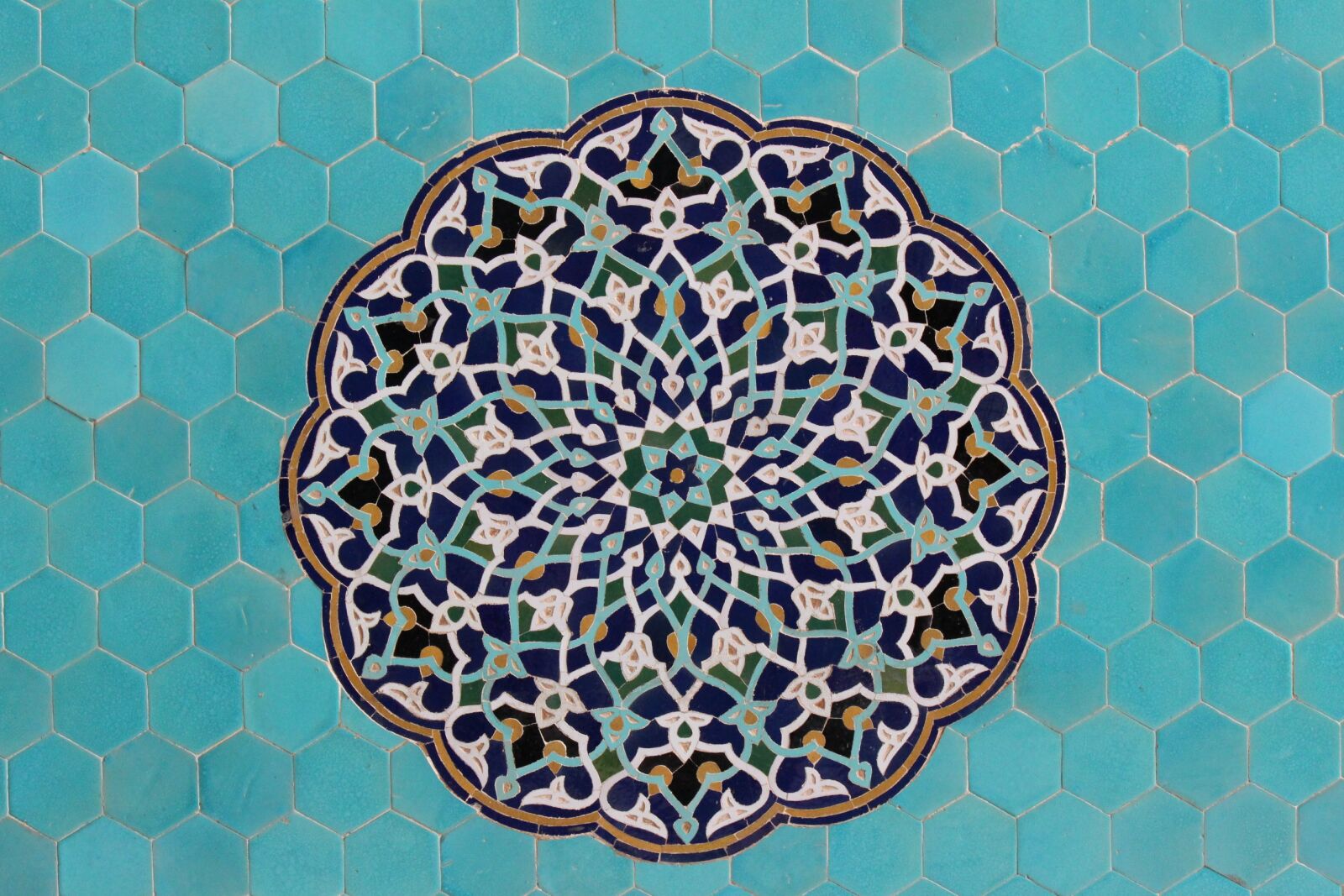 Canon EF-S 55-250mm F4-5.6 IS II sample photo. Iran, isfahan, mosque photography