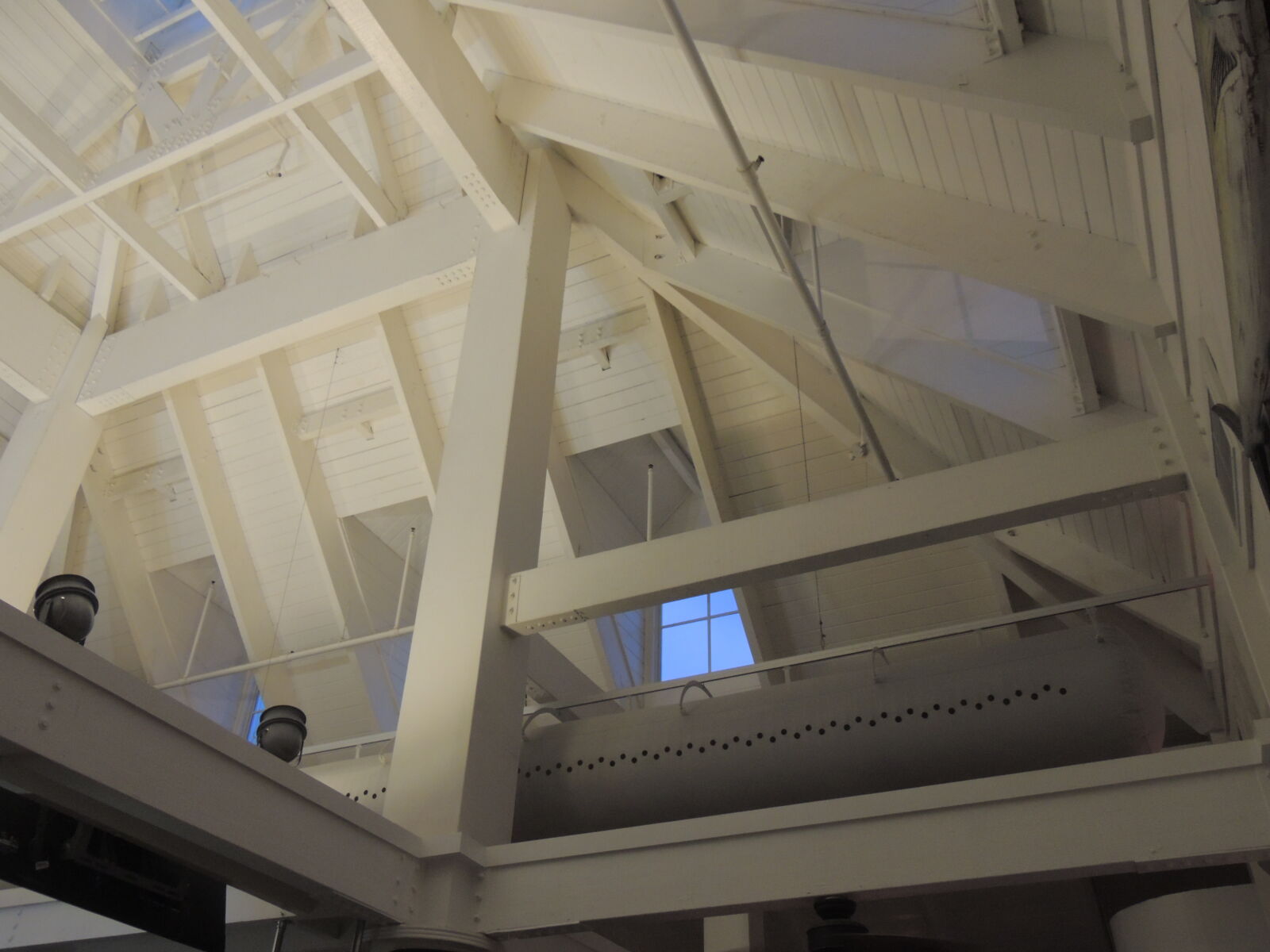 Nikon Coolpix P510 sample photo. Ceiling, glass, windows, sky photography