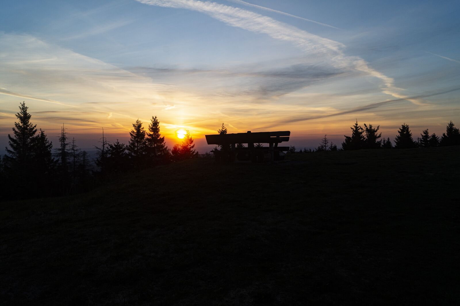 Sony DT 18-55mm F3.5-5.6 SAM II sample photo. Sunrise, landscape, mountains photography