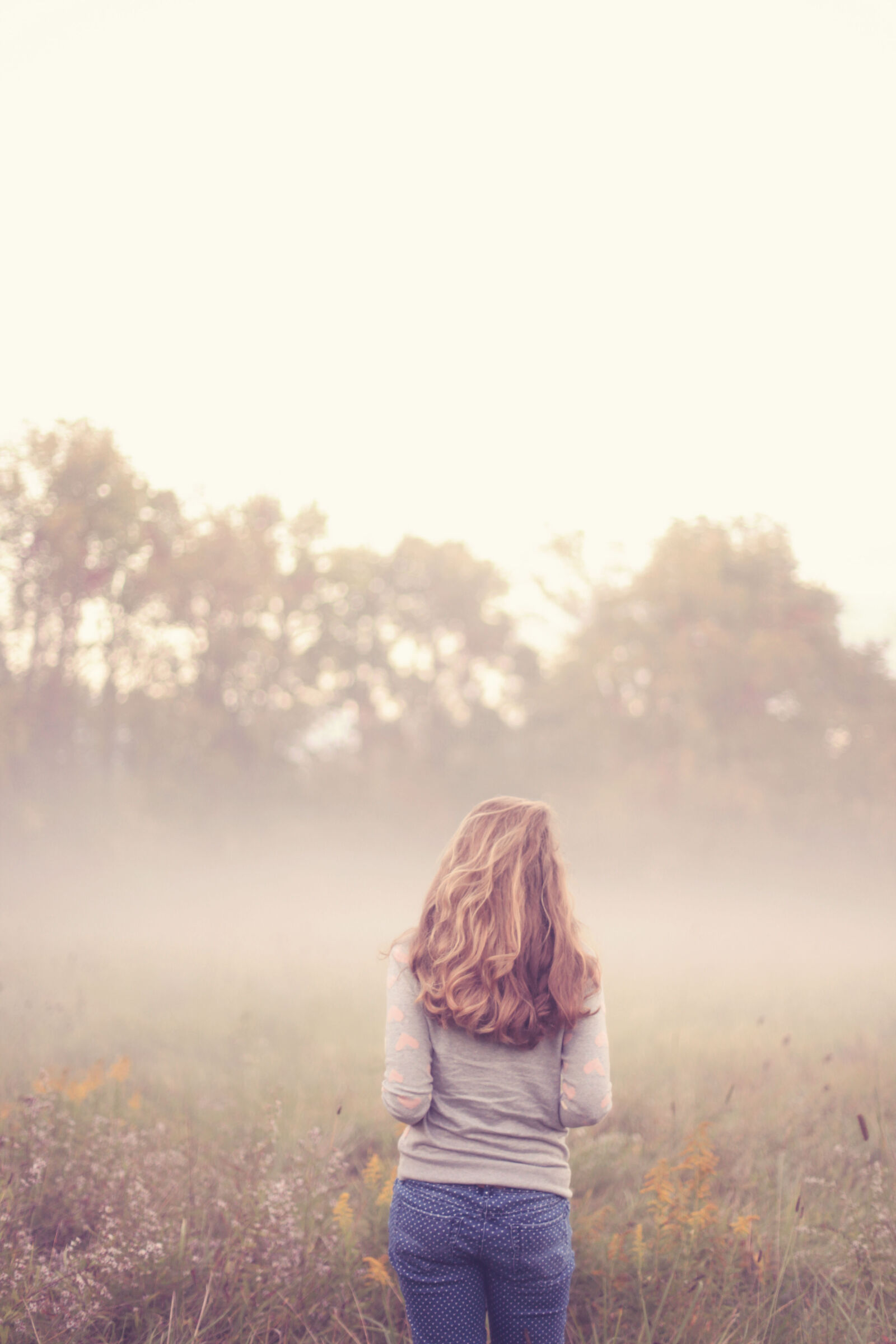 Canon EOS 5D Mark II sample photo. Woman, looking, at, view photography