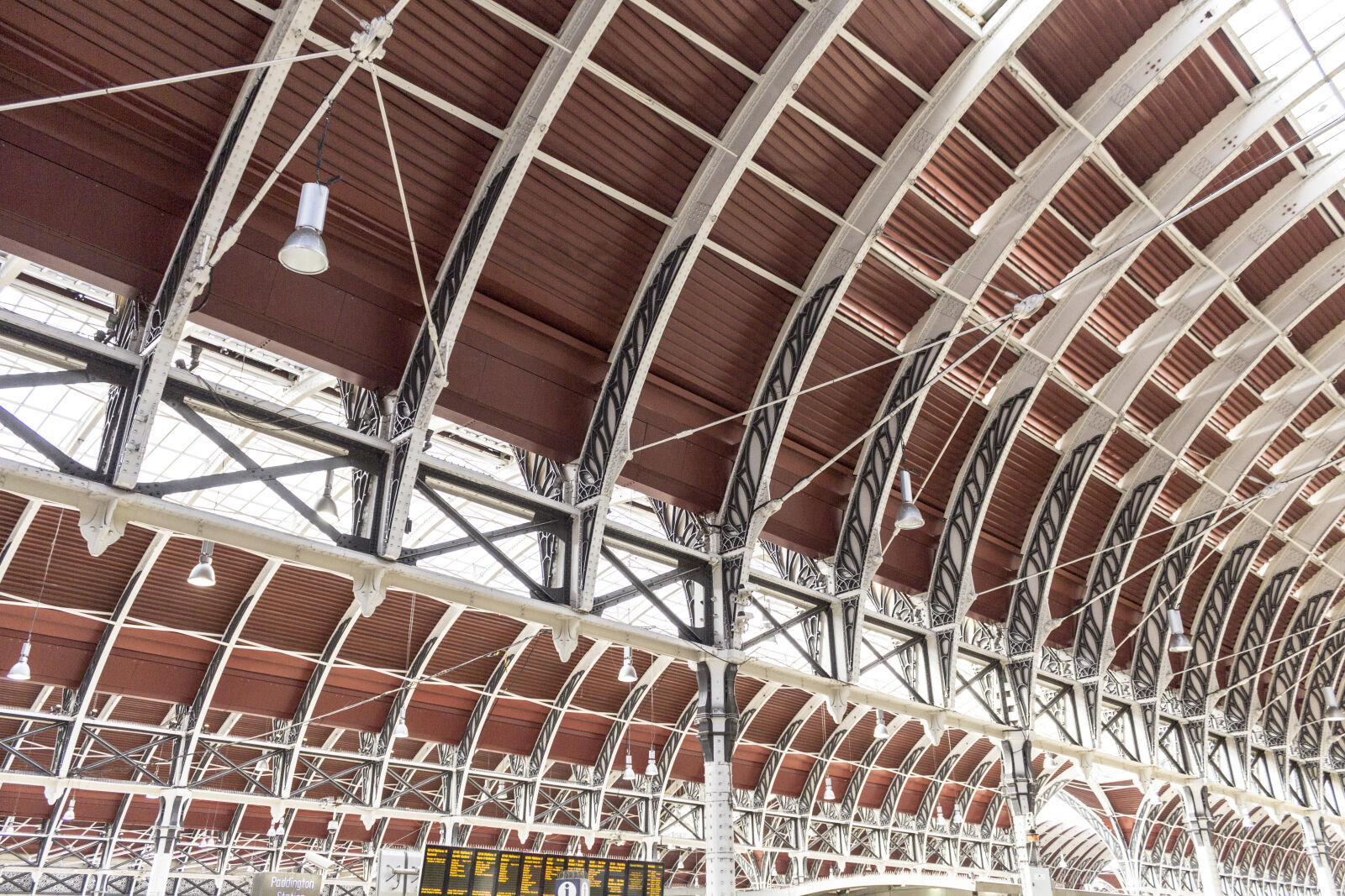 Canon EOS 600D (Rebel EOS T3i / EOS Kiss X5) sample photo. London, padding, station, roof photography